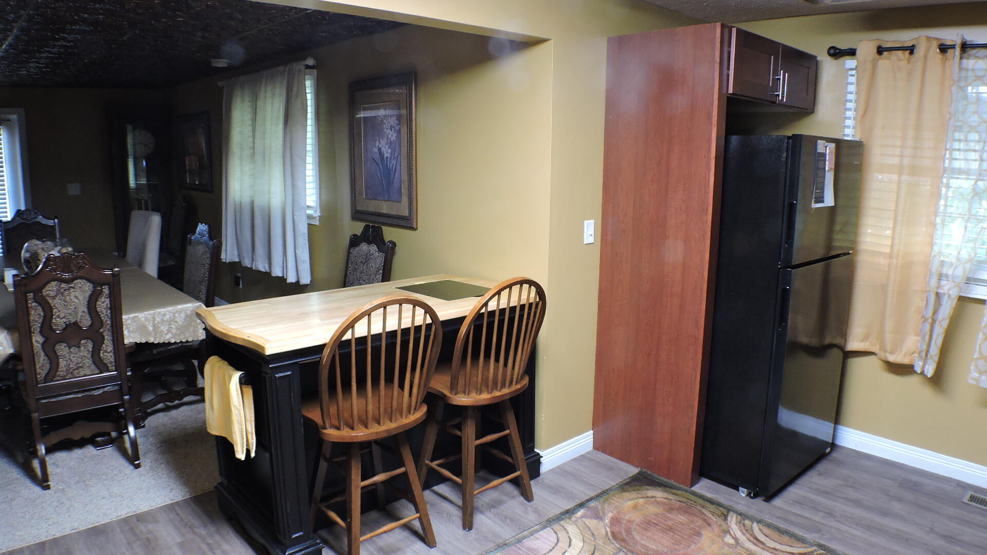 463 E High Street Property Photo 11