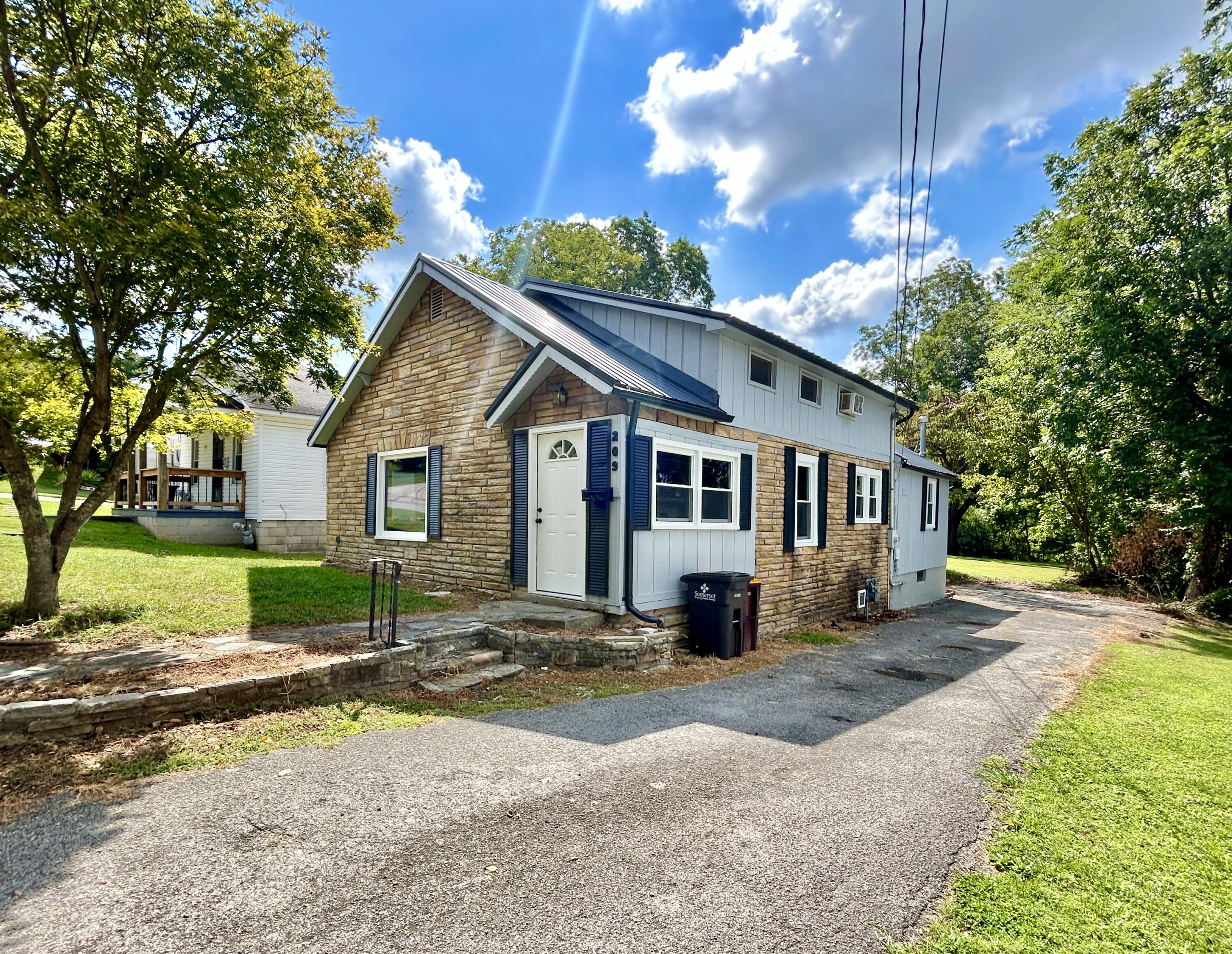 209 W Limestone Street Property Photo 1