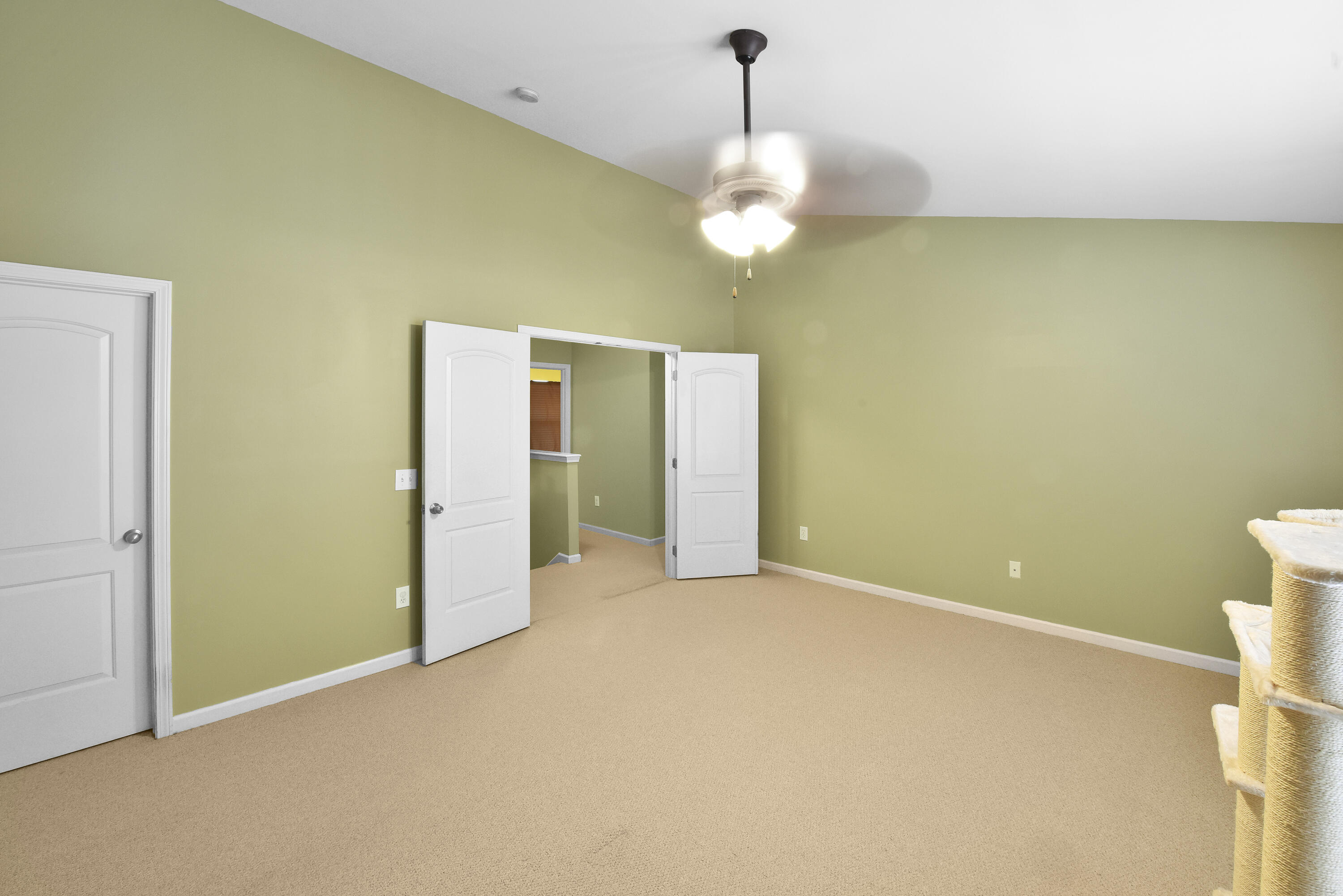 116 Whitman Way Property Photo 30