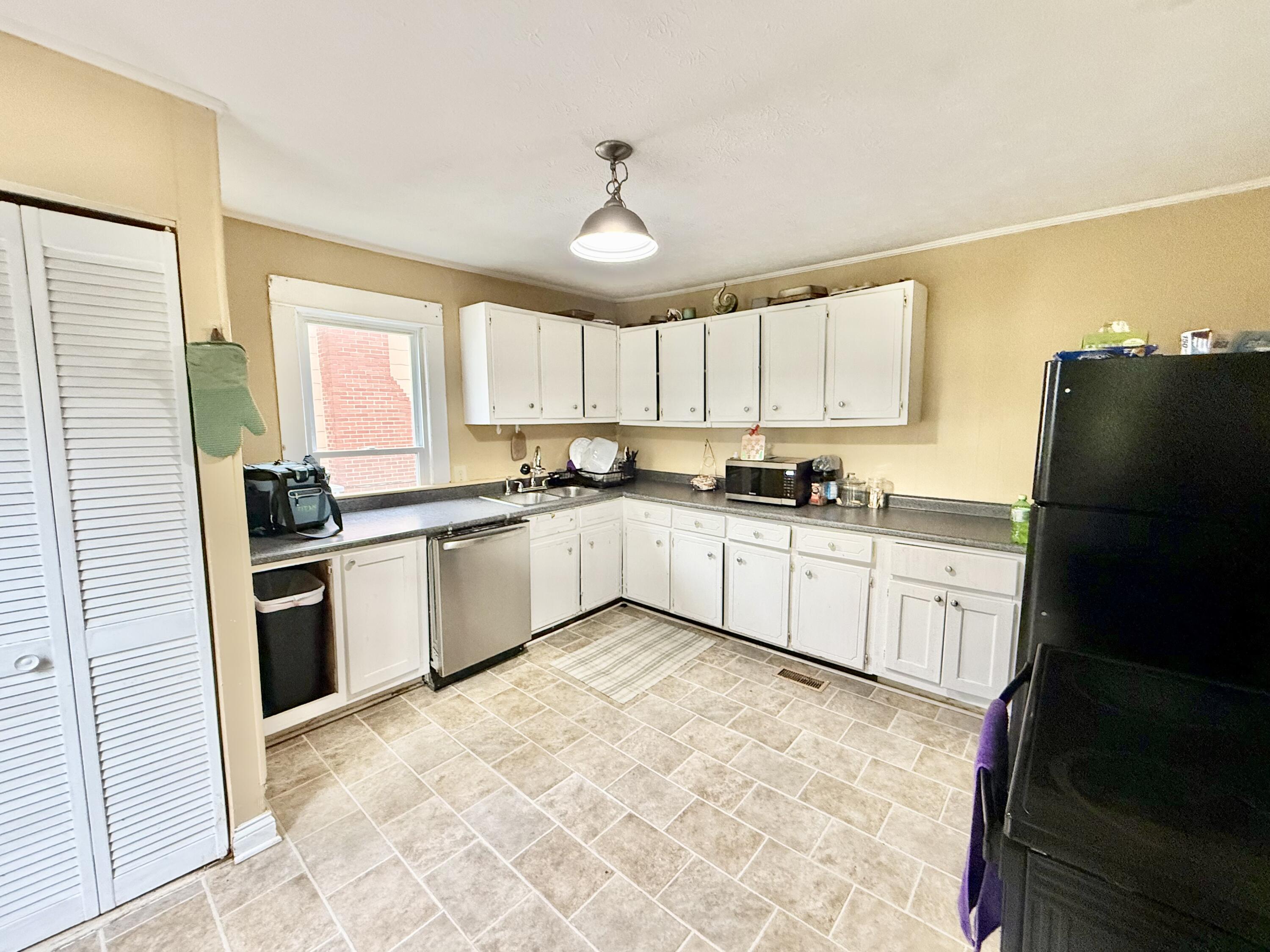 622 E Bourne Avenue Property Photo 3
