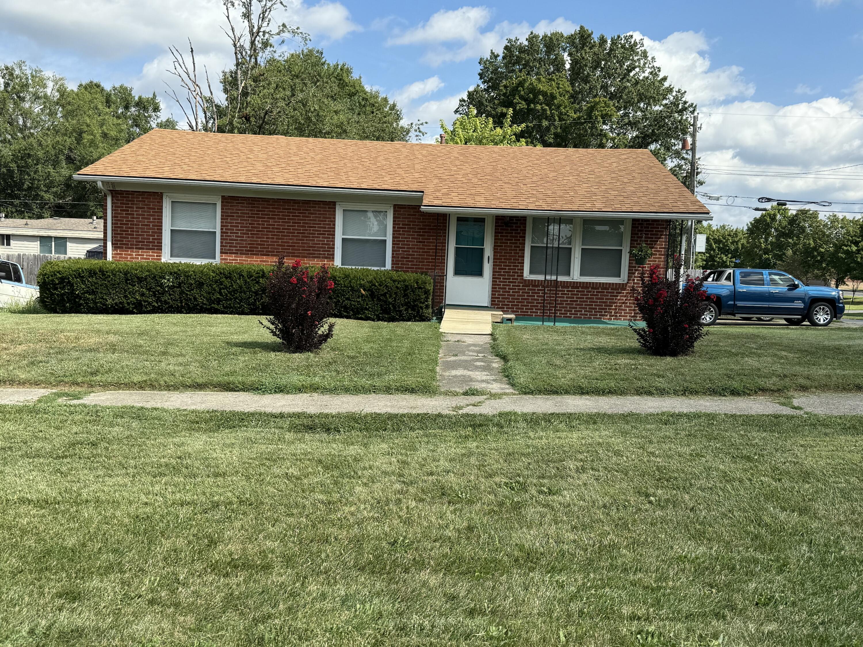 139 E Showalter Drive Property Photo 1