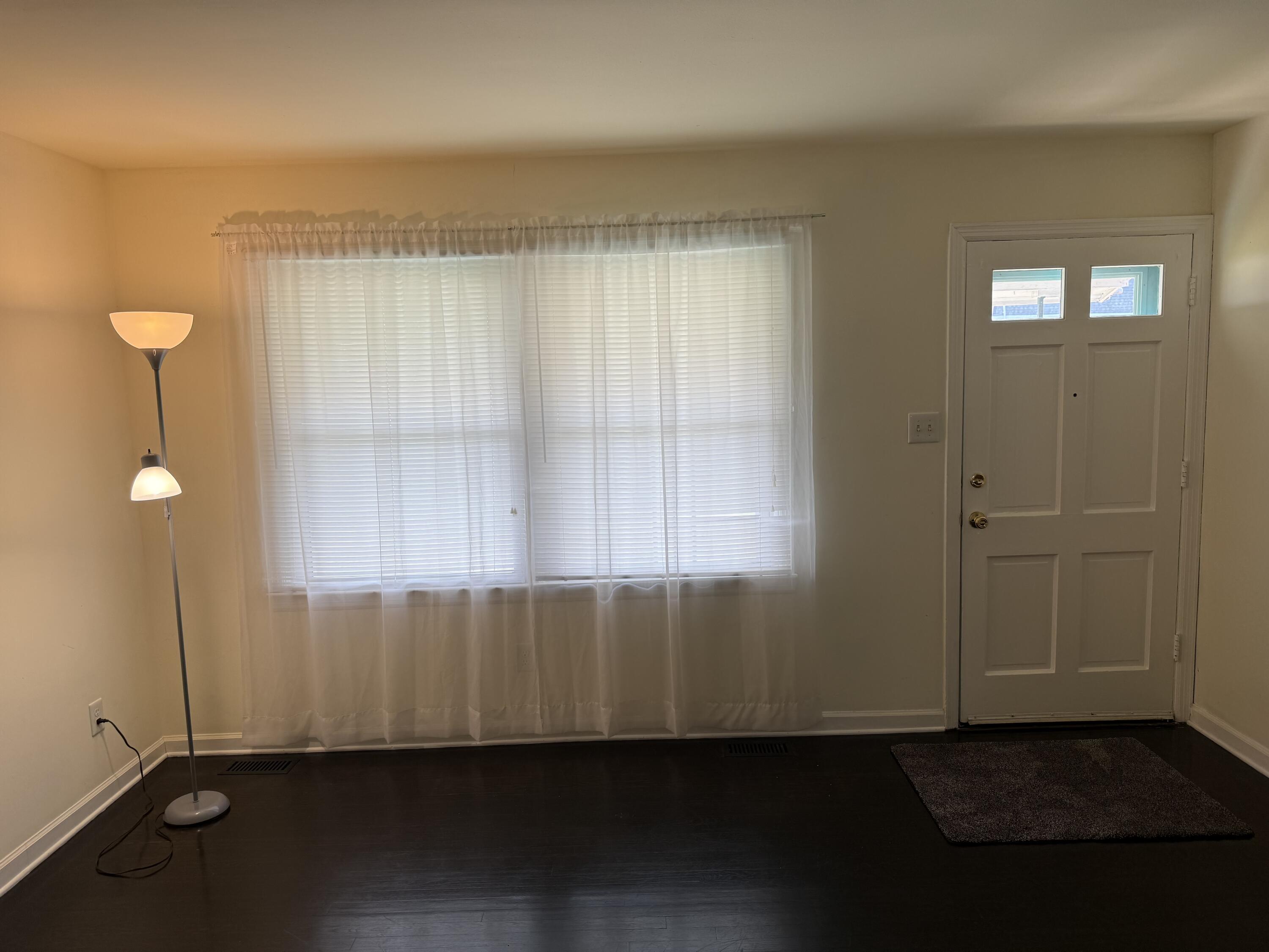 139 E Showalter Drive Property Photo 2