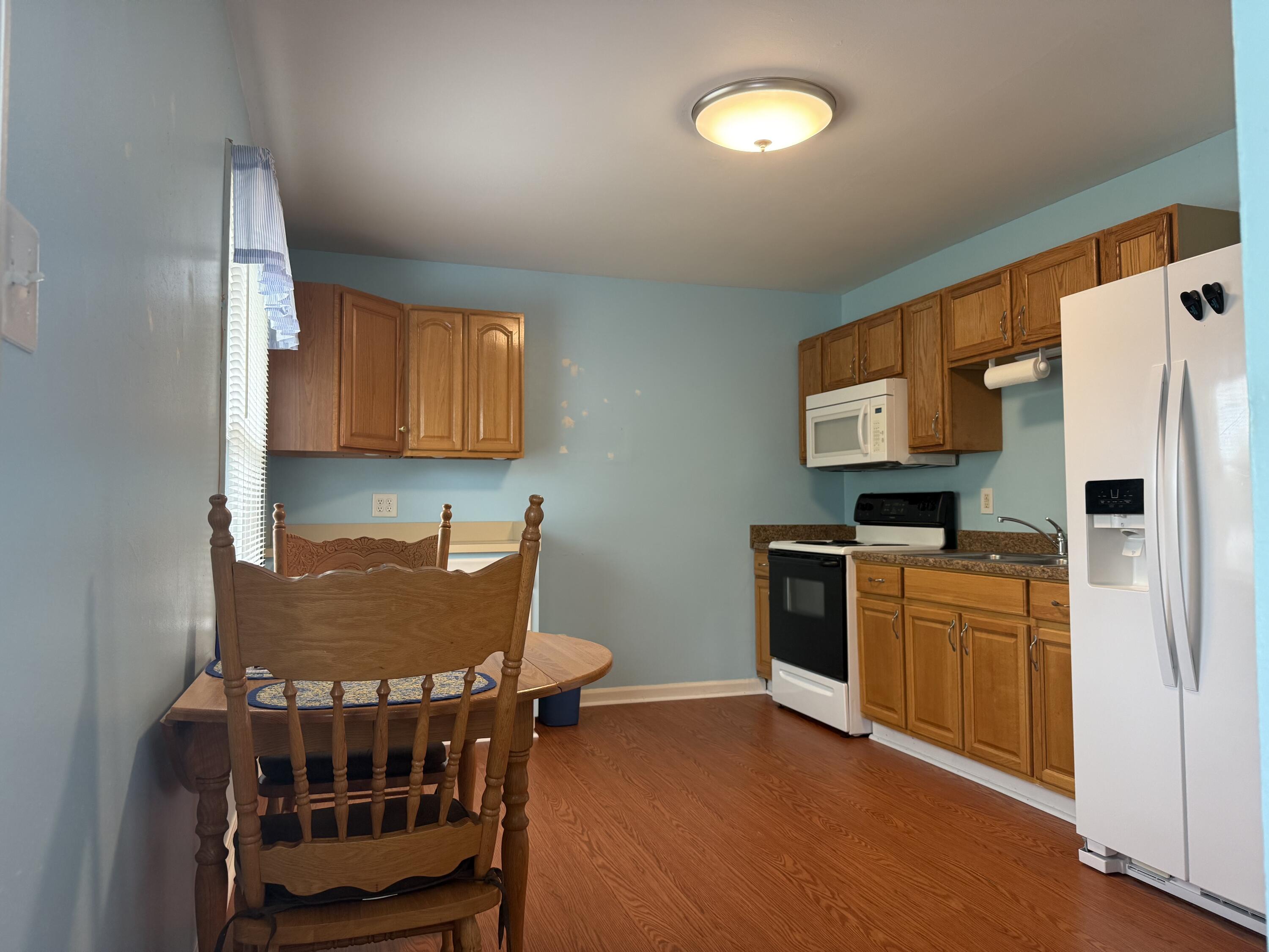 139 E Showalter Drive Property Photo 6