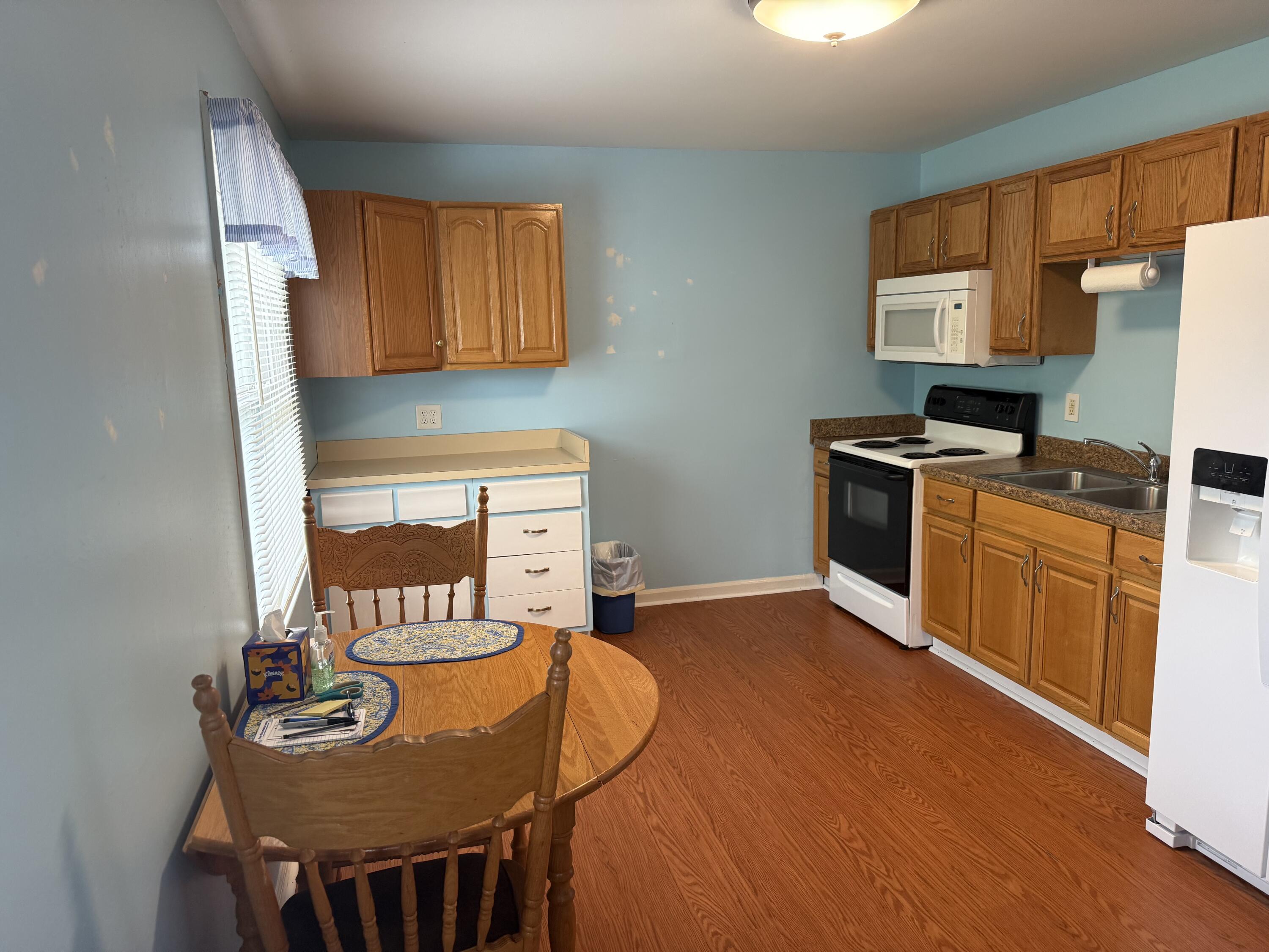 139 E Showalter Drive Property Photo 10
