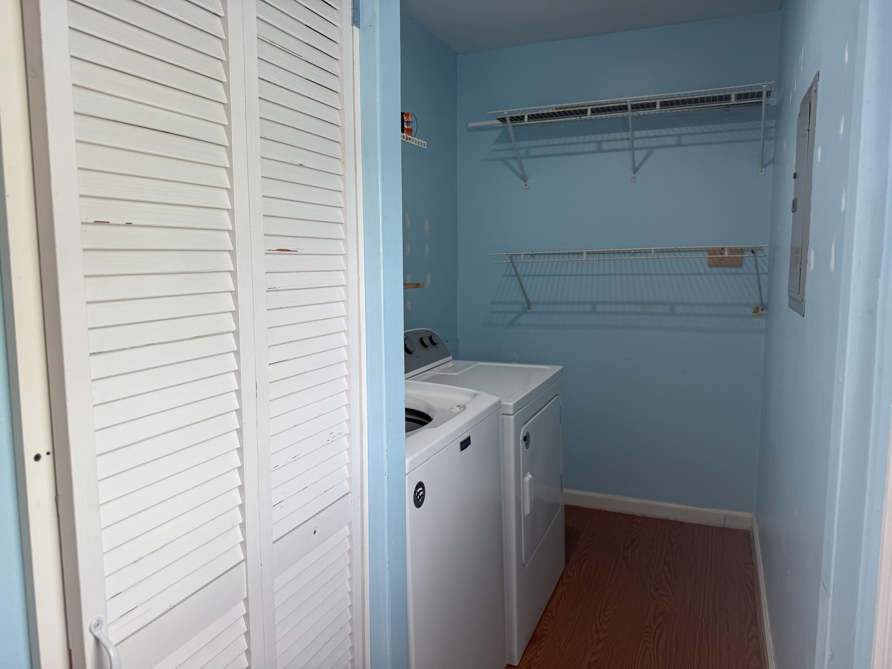 139 E Showalter Drive Property Photo 12