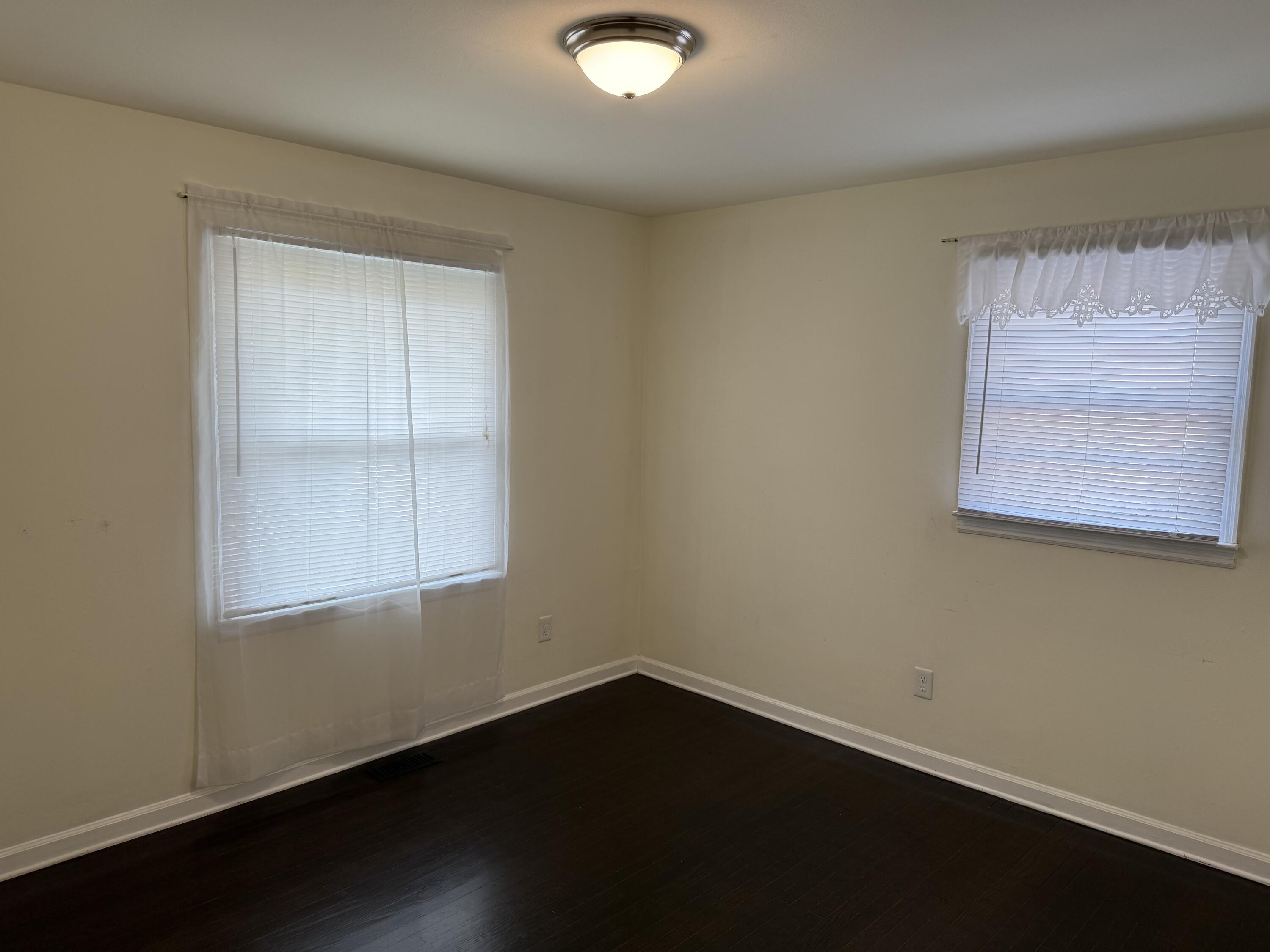 139 E Showalter Drive Property Photo 21