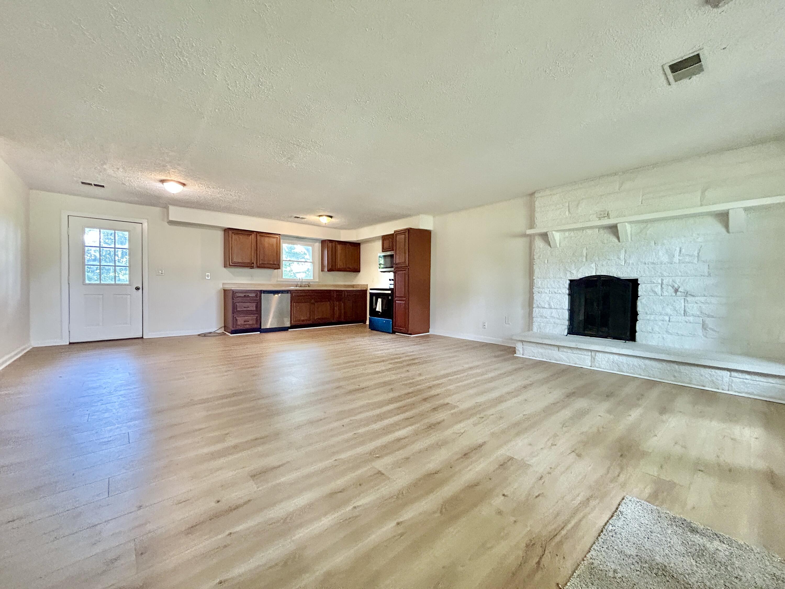 2395 Highway 452 Property Photo 11