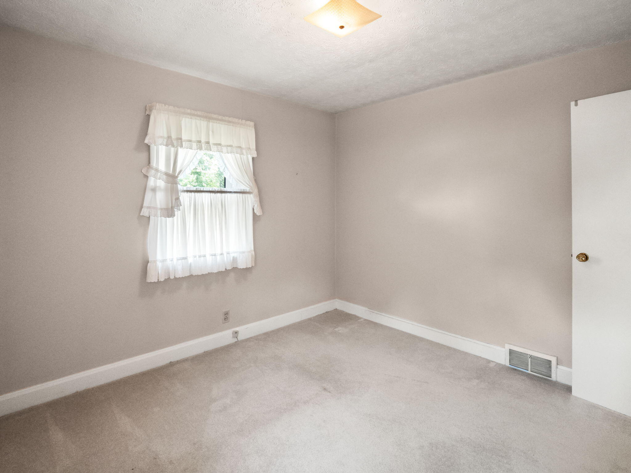 376 E French Avenue Property Photo 25