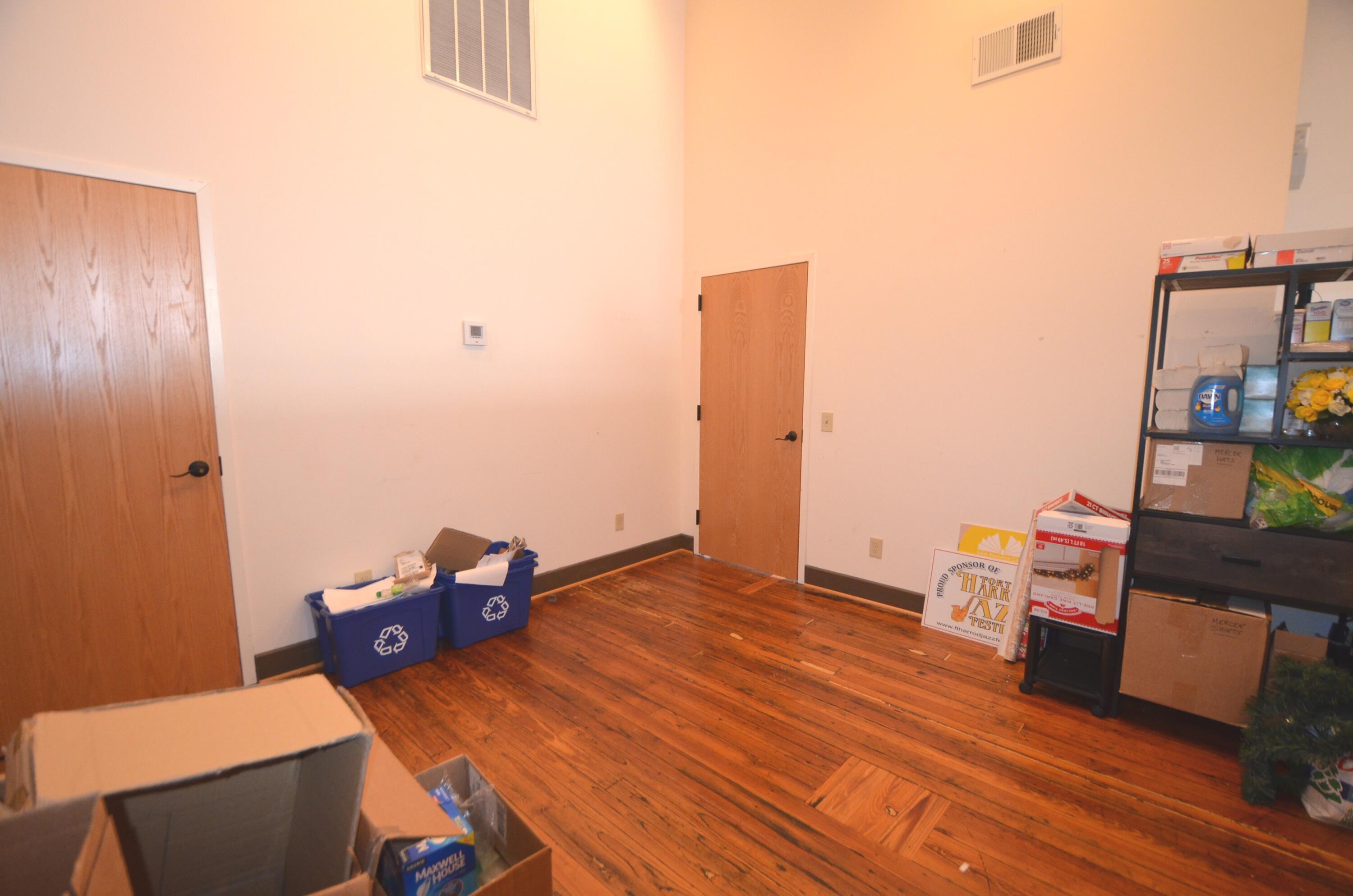 120 S Main Street Property Photo 8