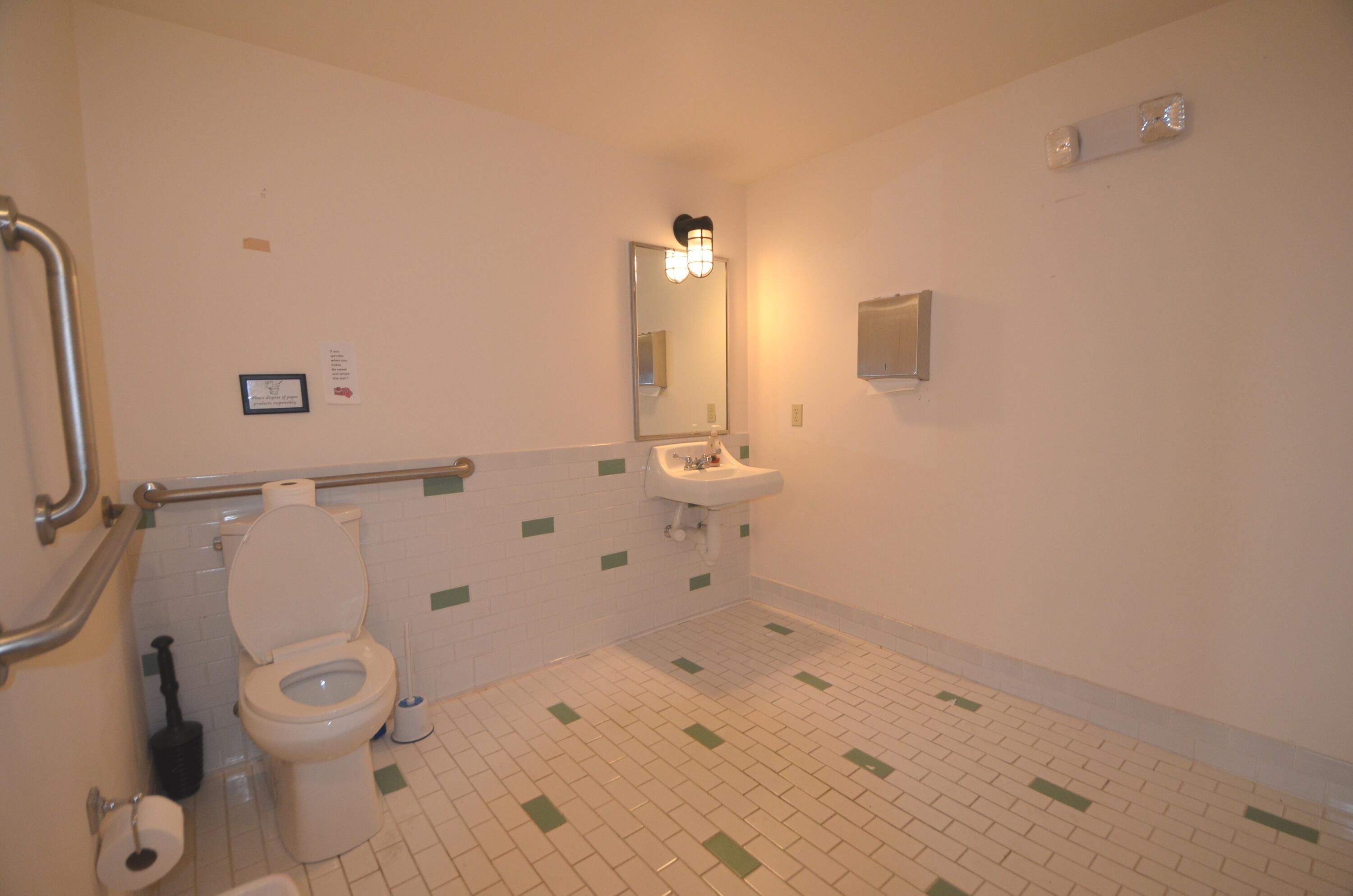 120 S Main Street Property Photo 10