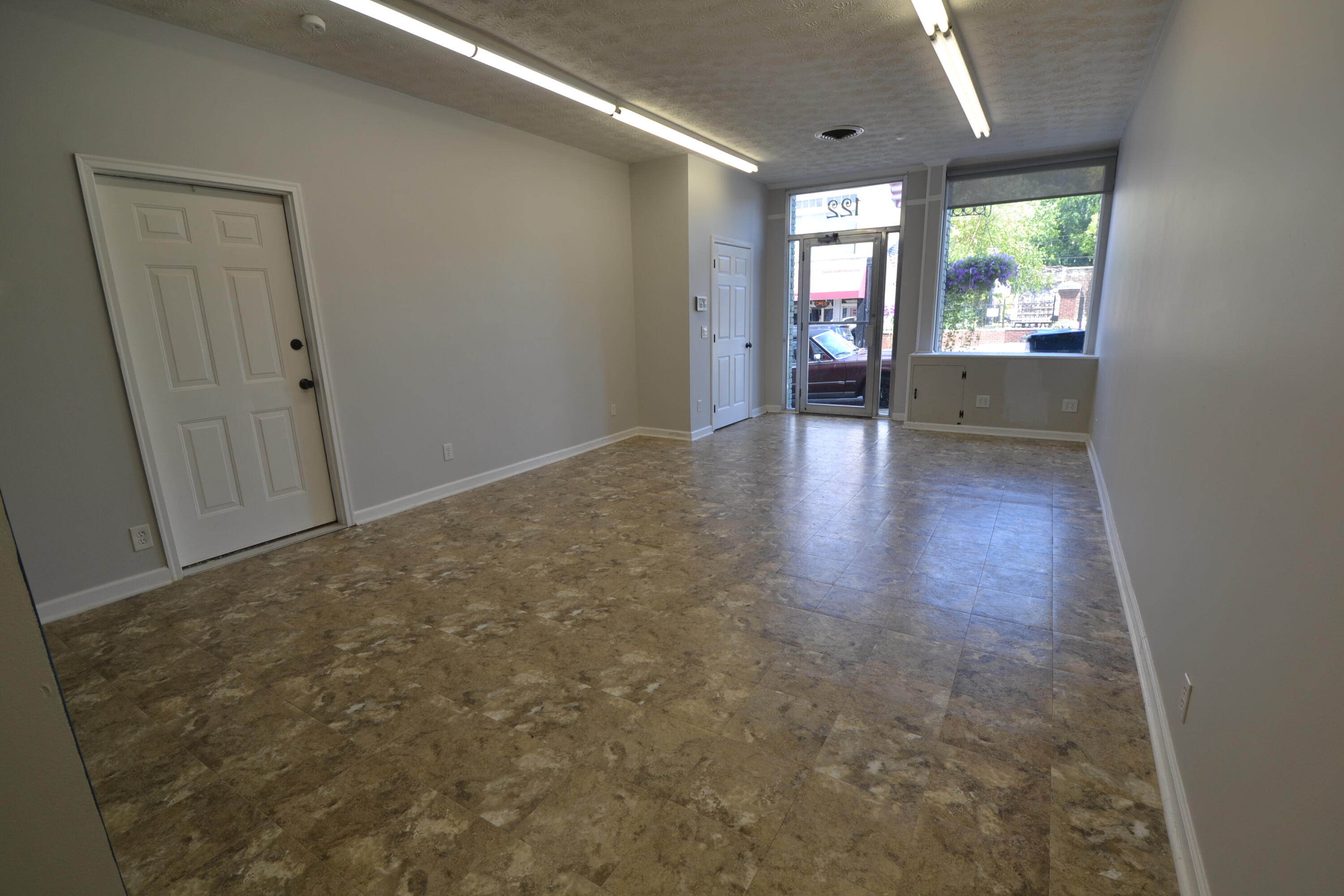 120 S Main Street Property Photo 14