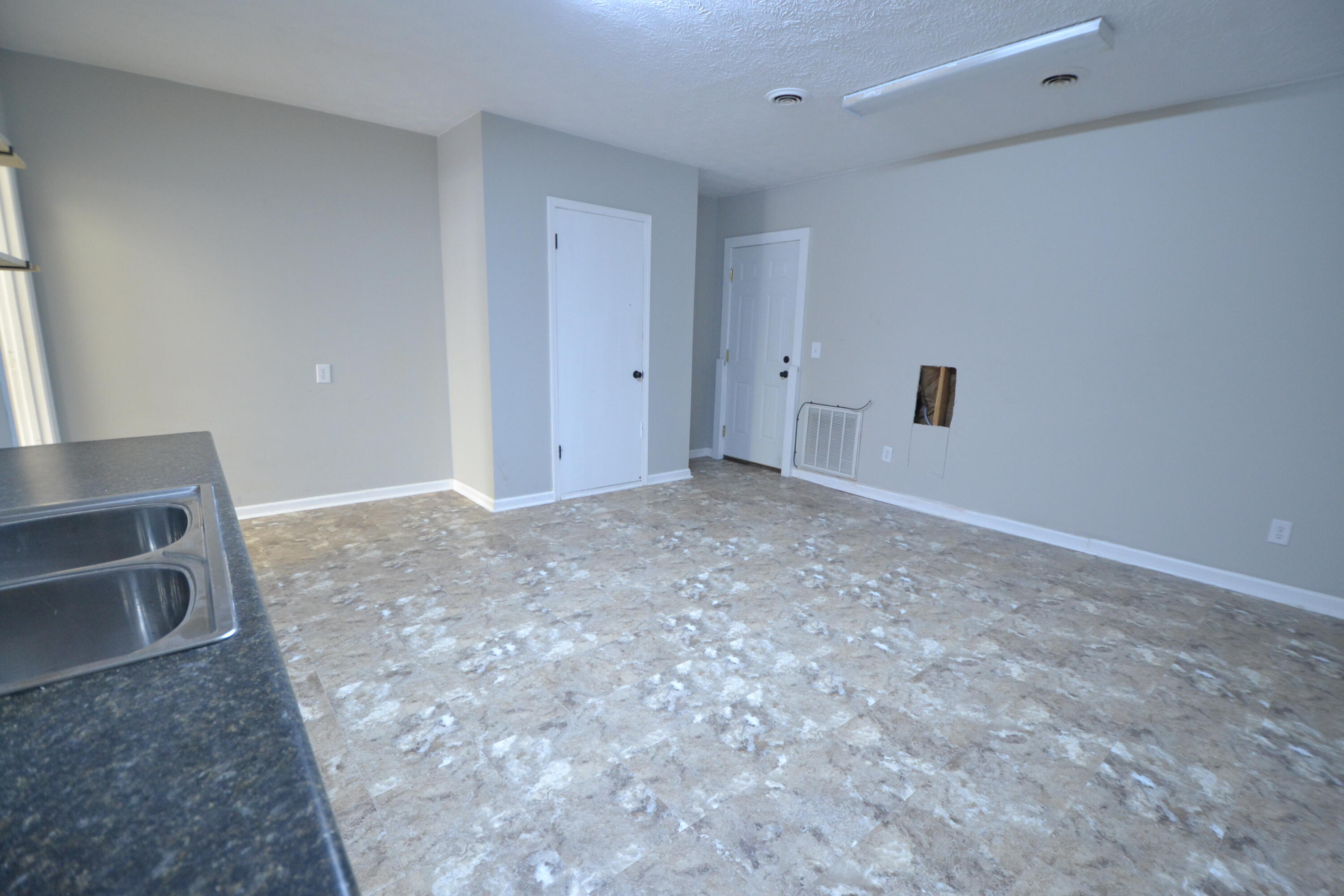 120 S Main Street Property Photo 17