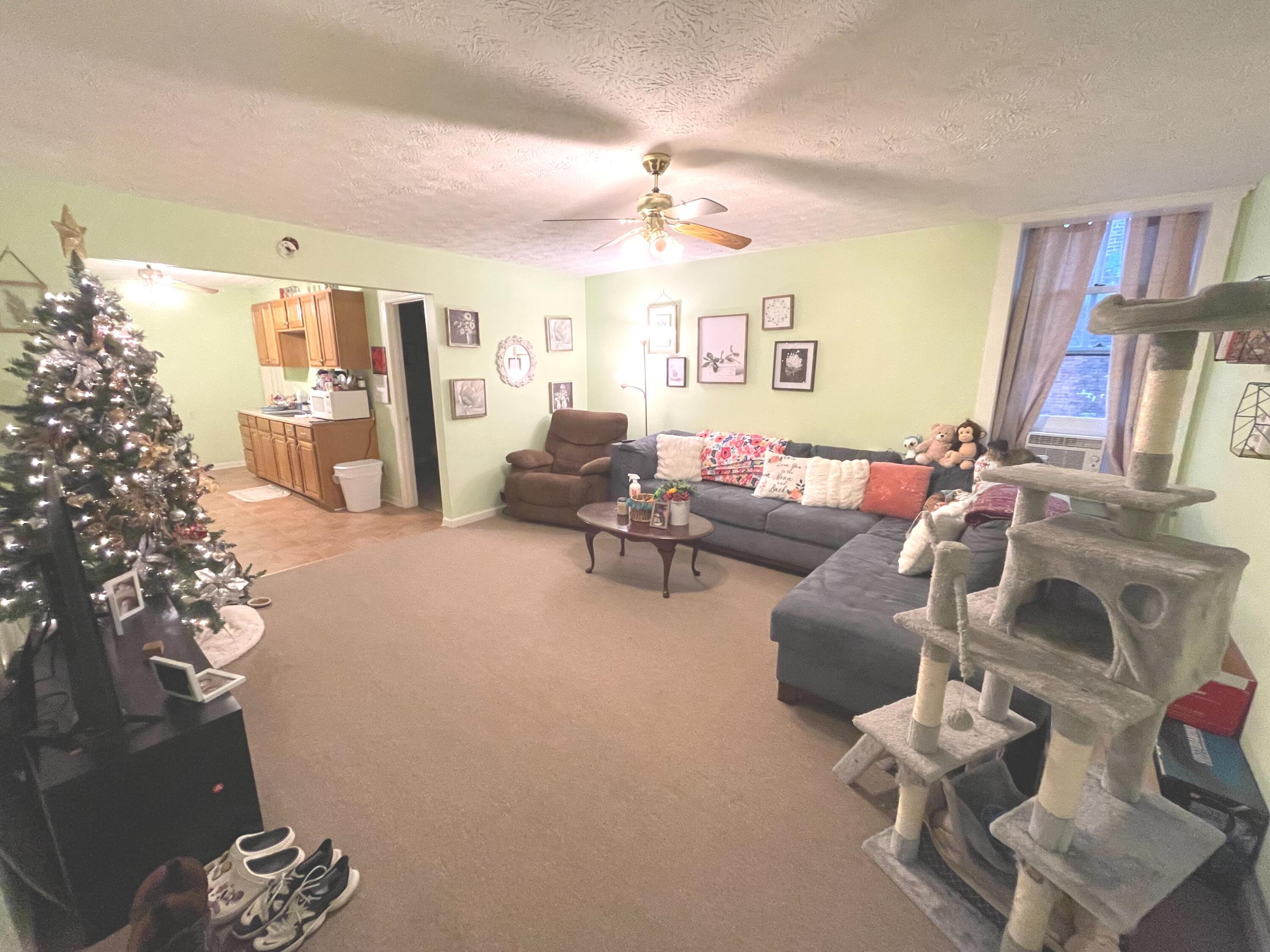 120 S Main Street Property Photo 23