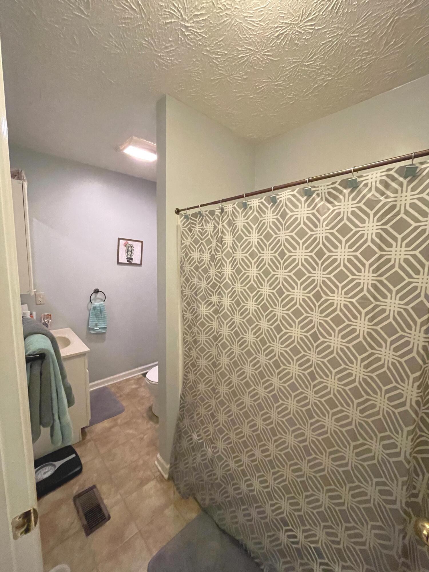 120 S Main Street Property Photo 29