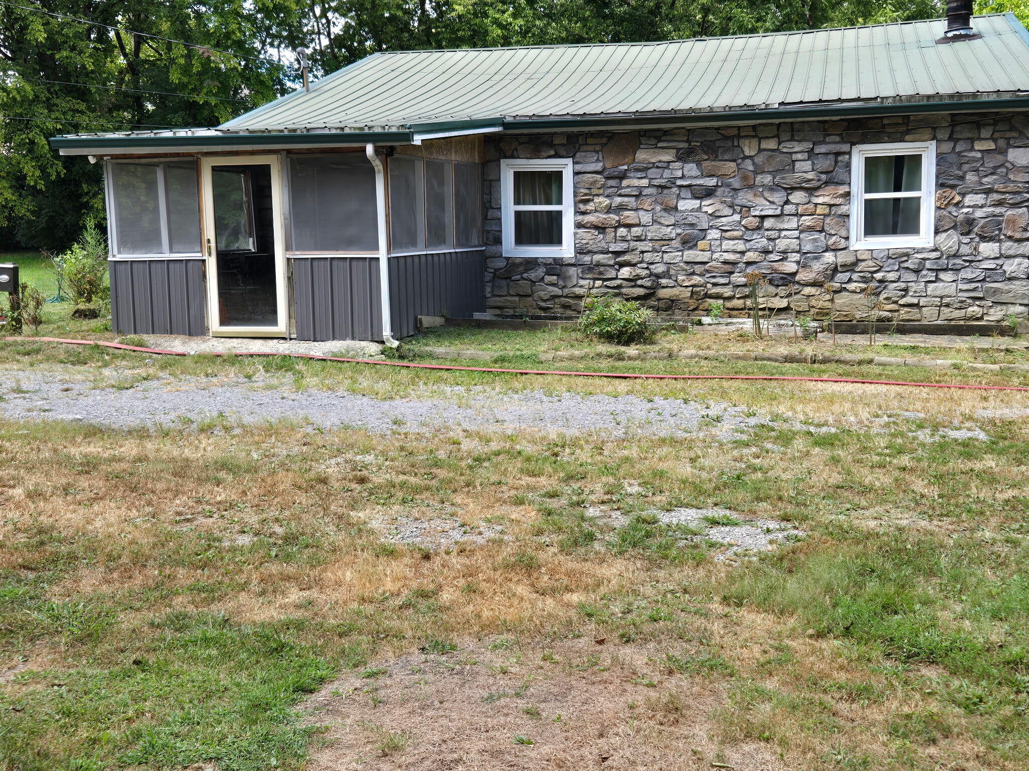 208 4th Street Property Photo 1