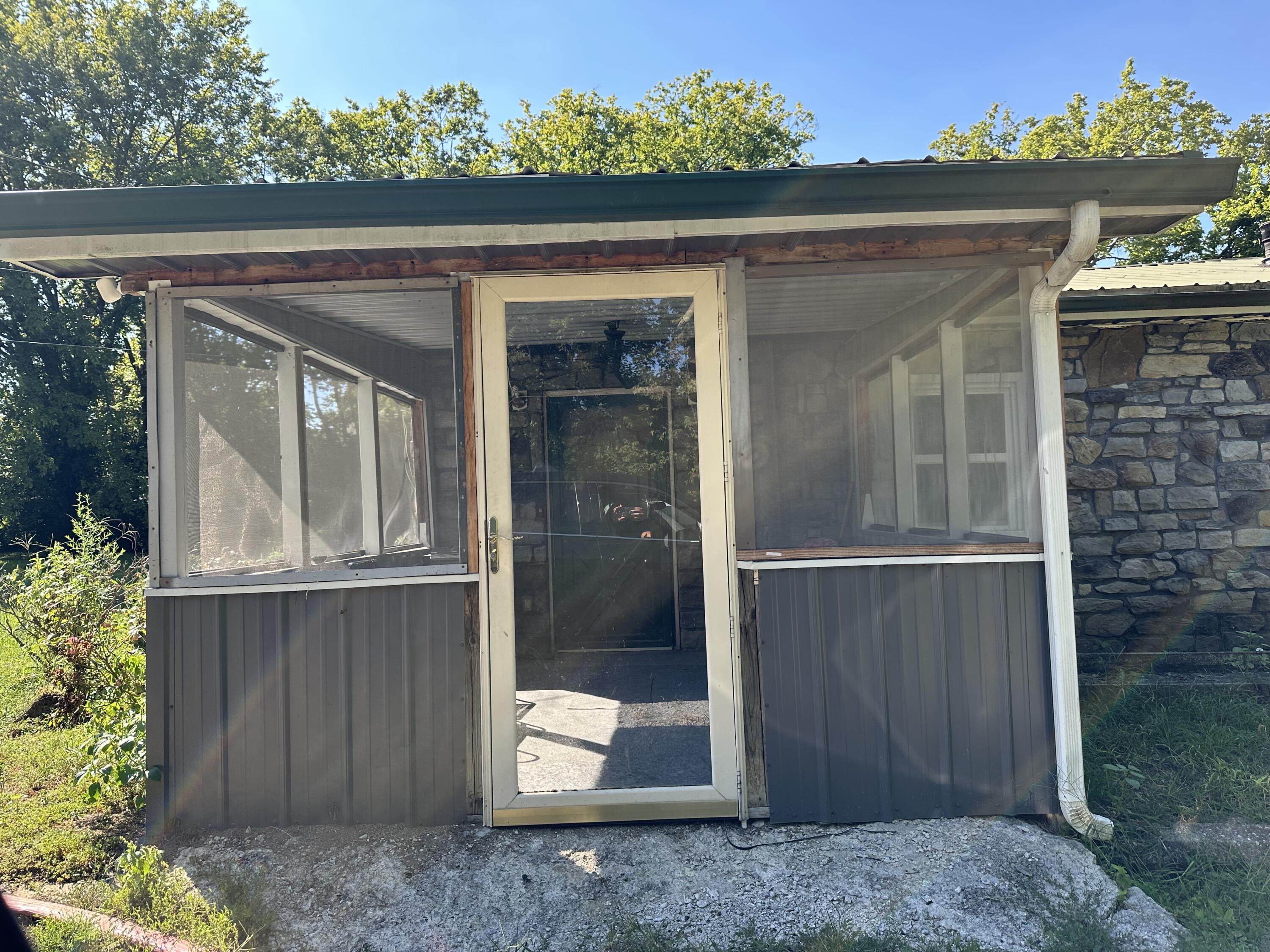 208 4th Street Property Photo 3