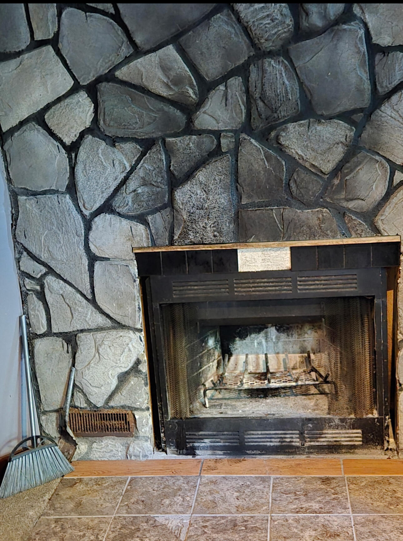208 4th Street Property Photo 7