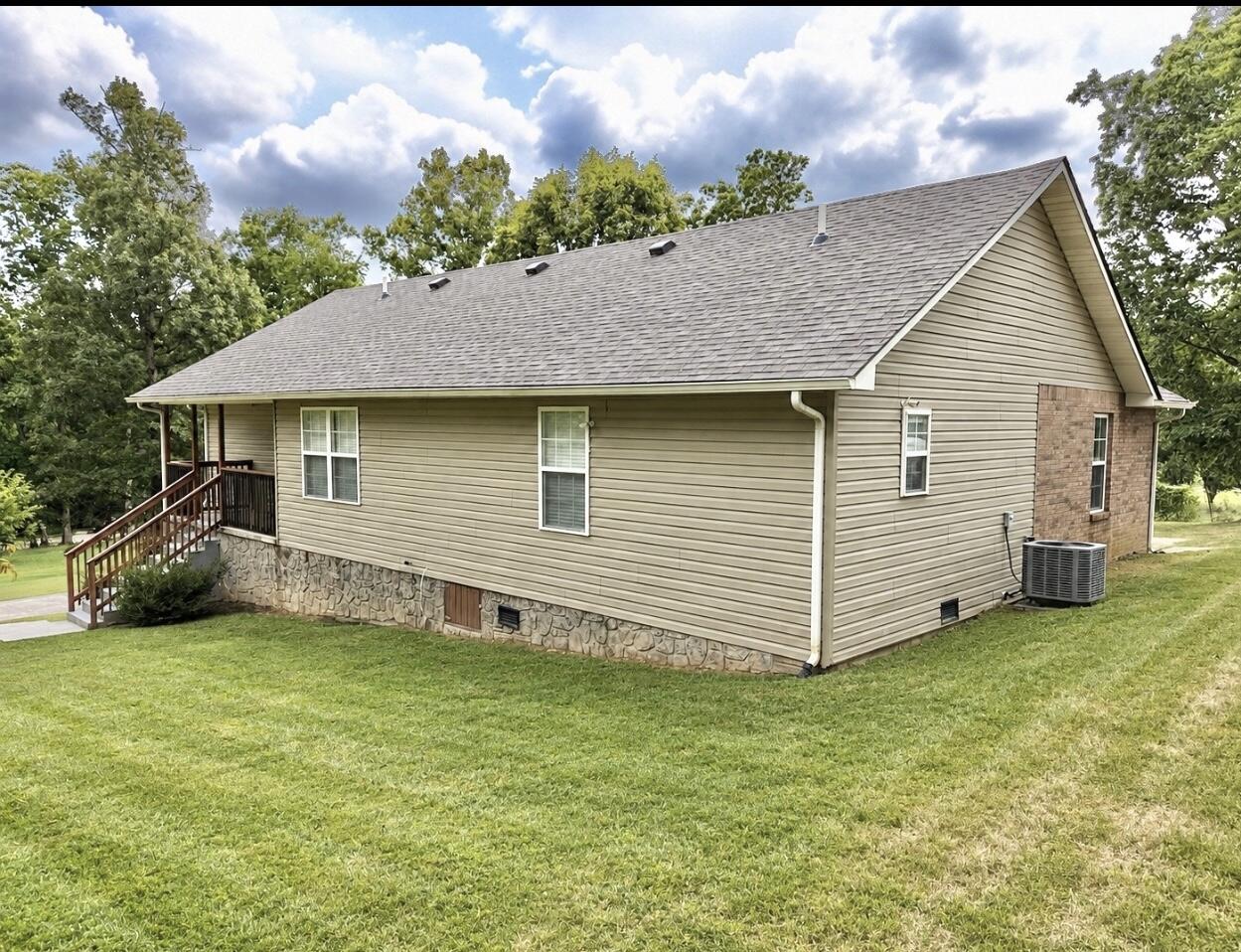 403 Aspen Drive Property Photo 3