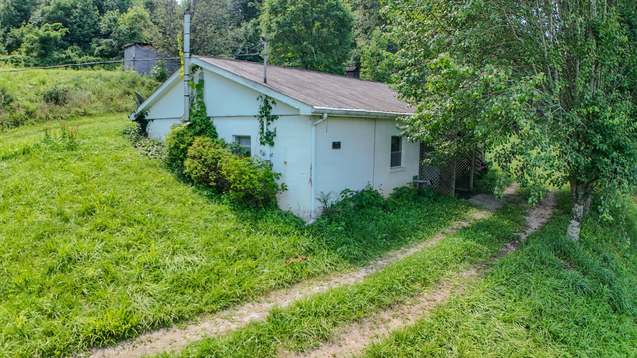 158 Robbins Lane Property Photo 2