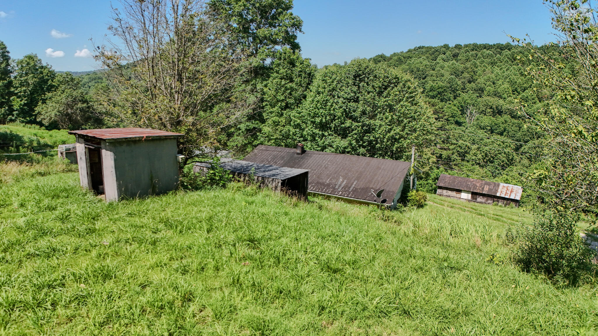 158 Robbins Lane Property Photo 4