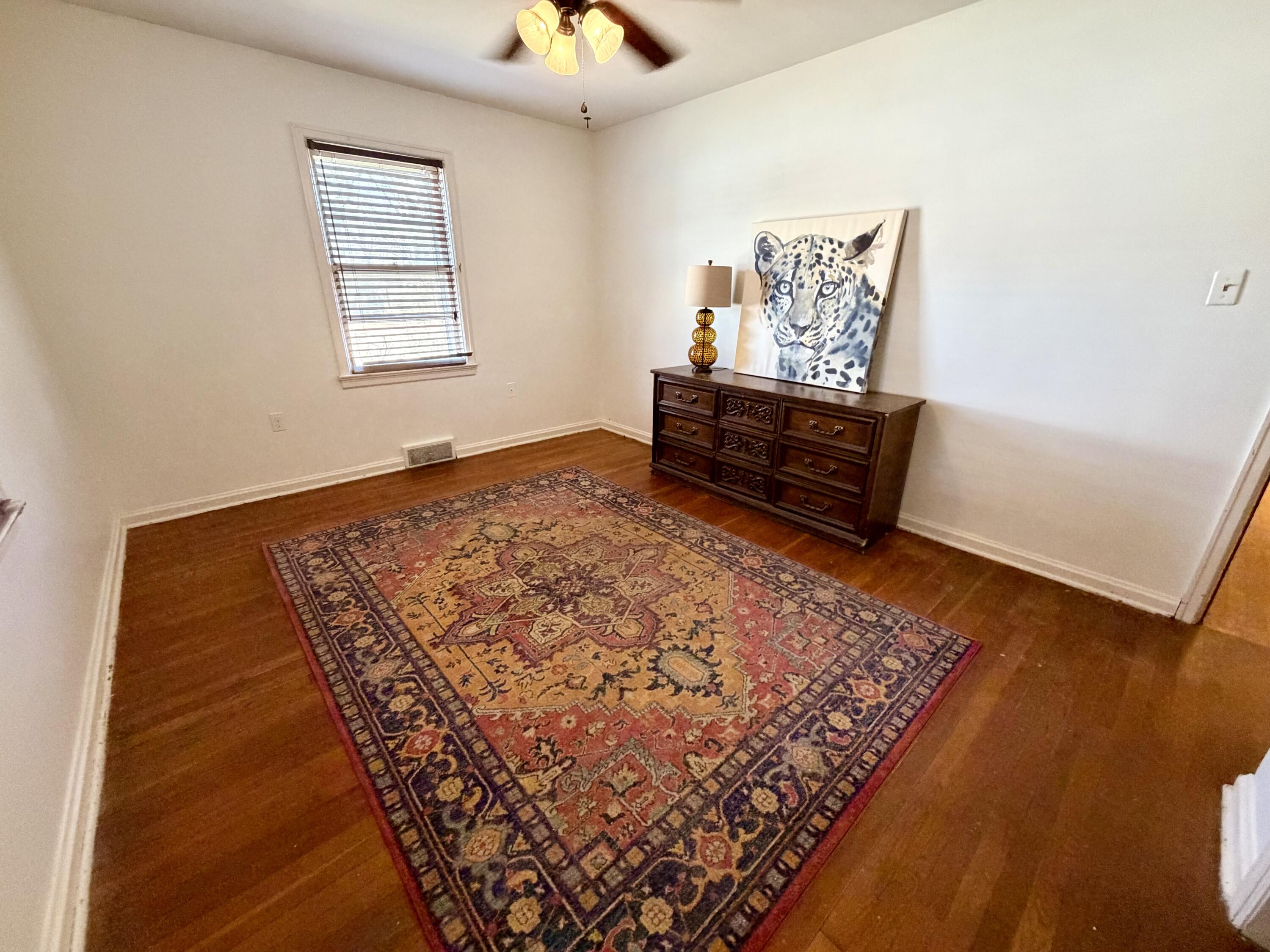 211 S Jarvis Avenue Property Photo 8