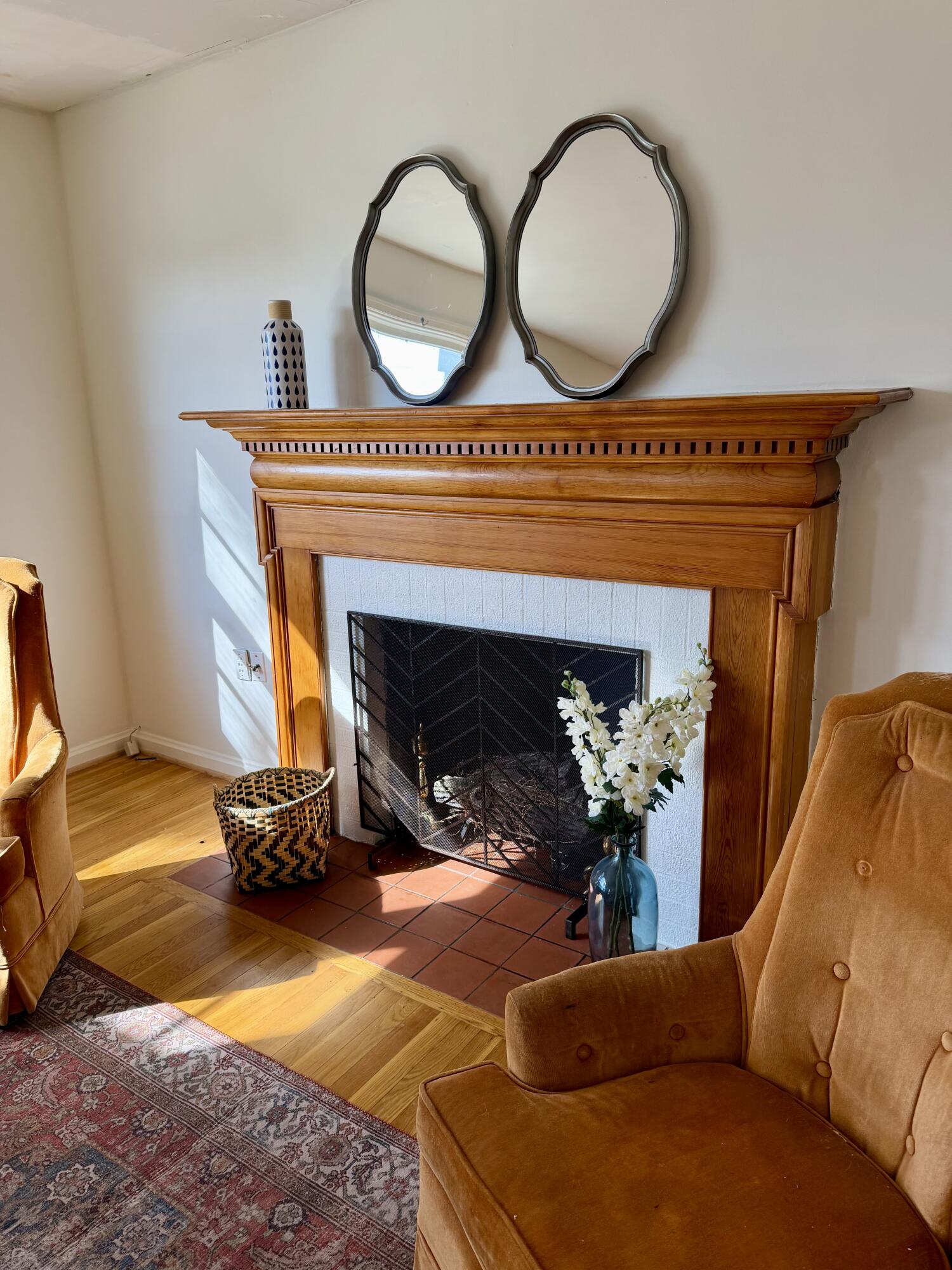 211 S Jarvis Avenue Property Photo 16