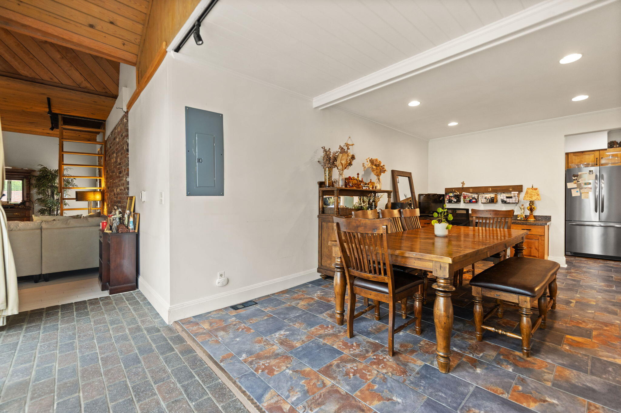 242 Henry Clay Boulevard Property Photo 32