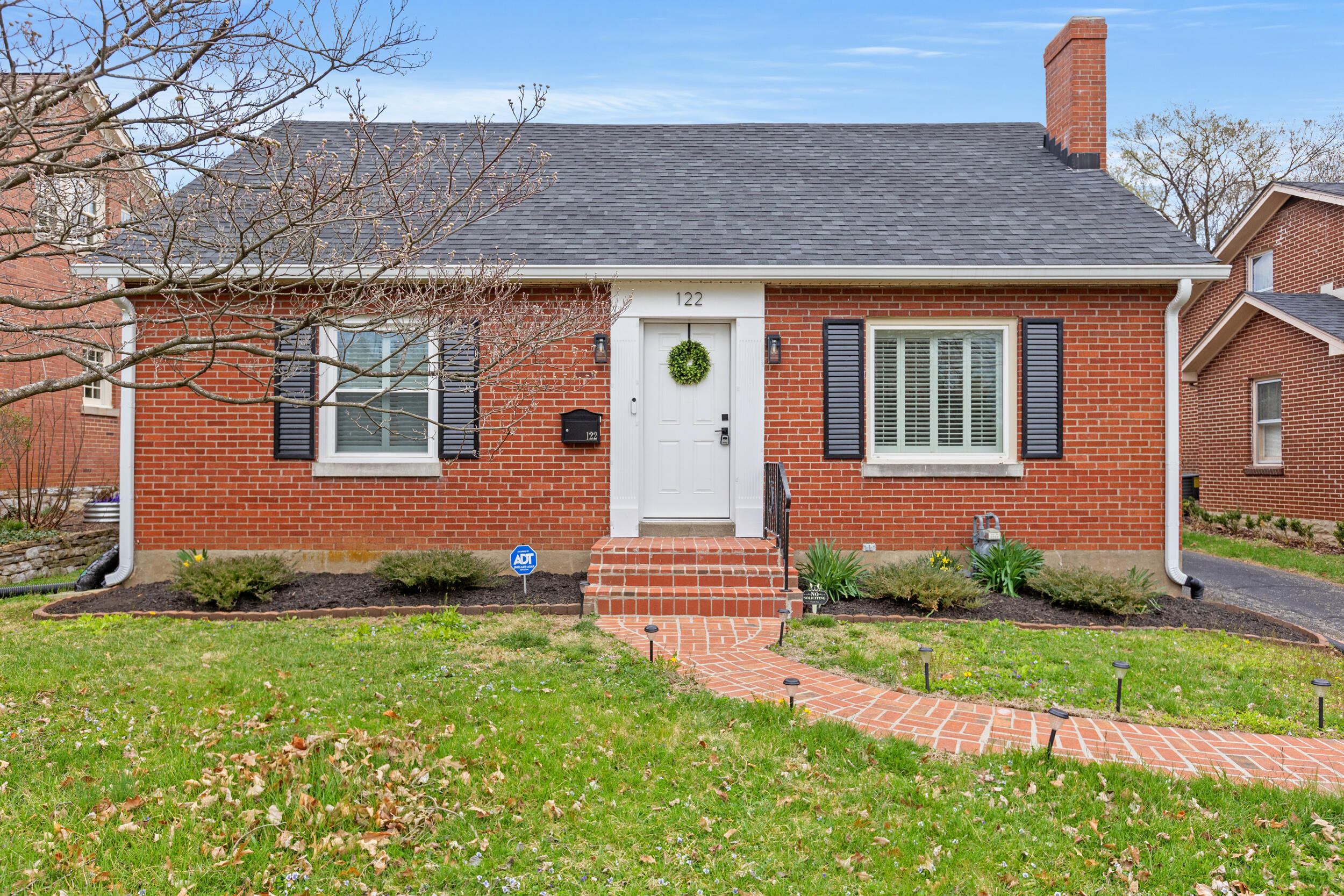 122 Westgate Drive Property Photo 1
