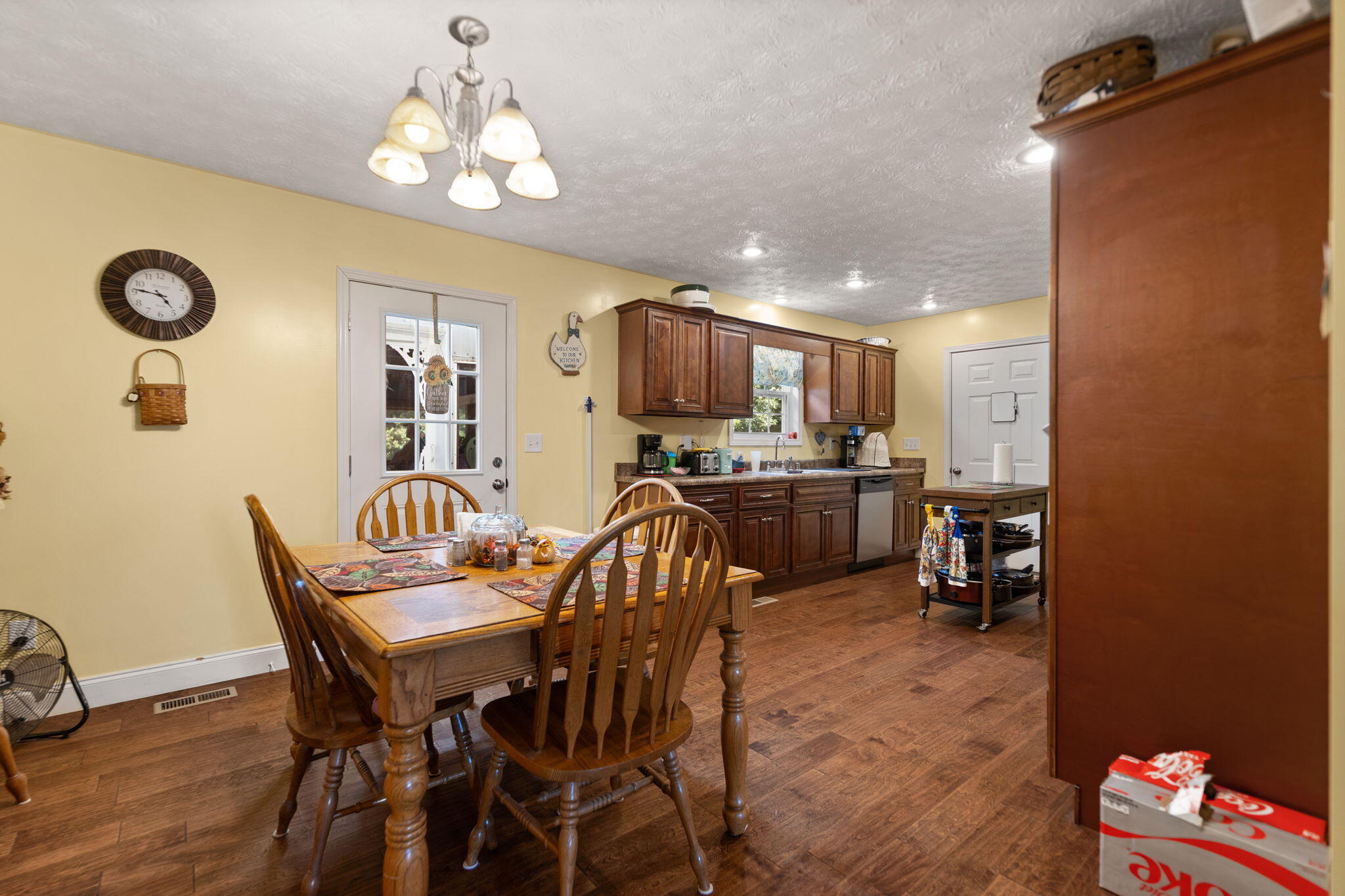 141 Parker Lane Property Photo 8