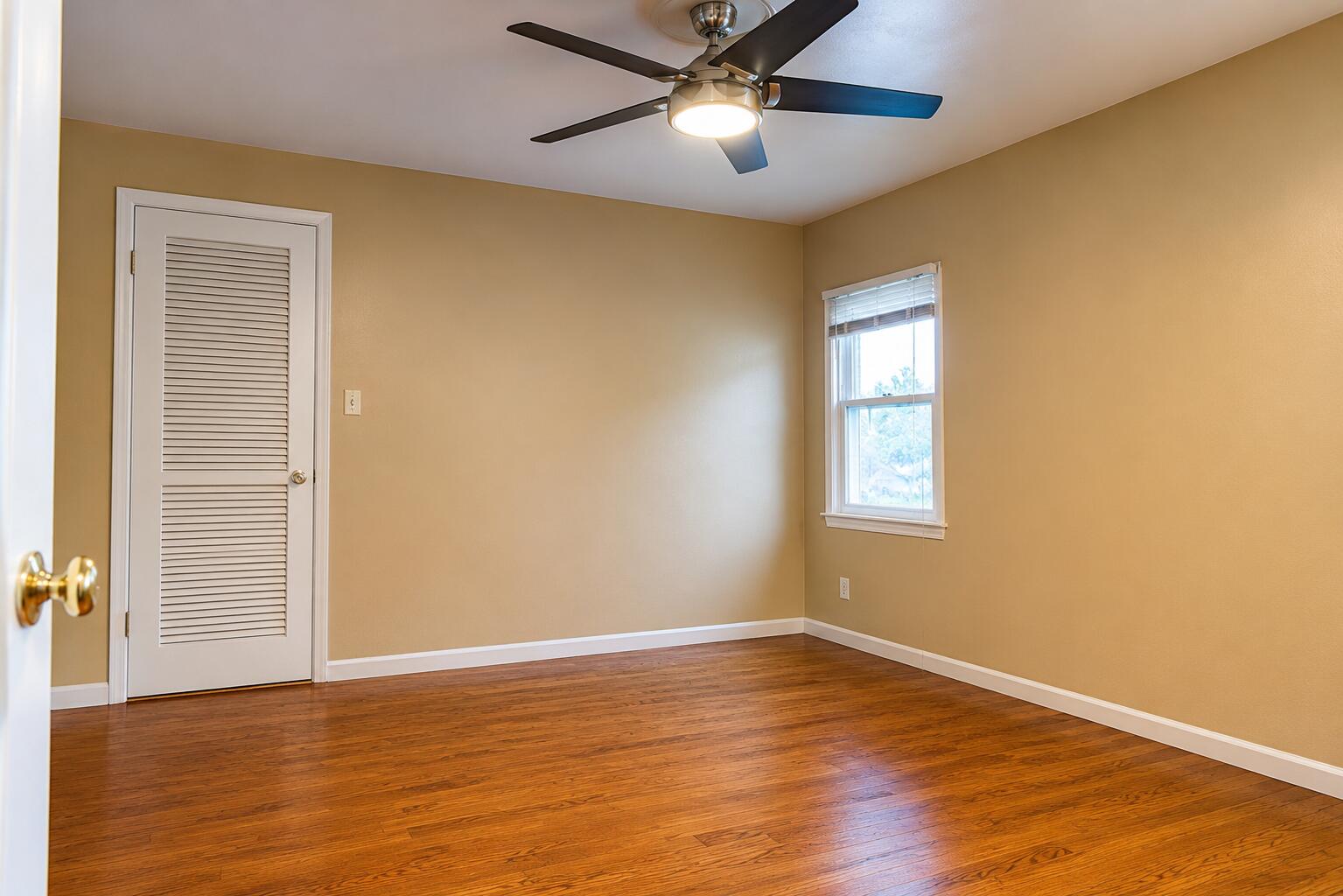 735 Whitley Street Property Photo 24