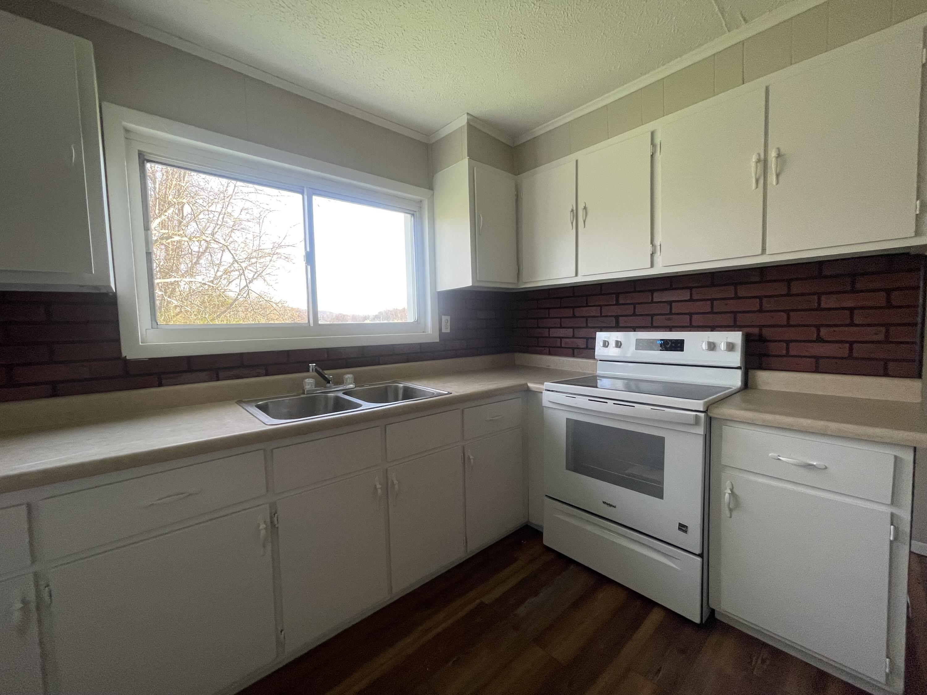 411 Ky-3085 Property Photo 6