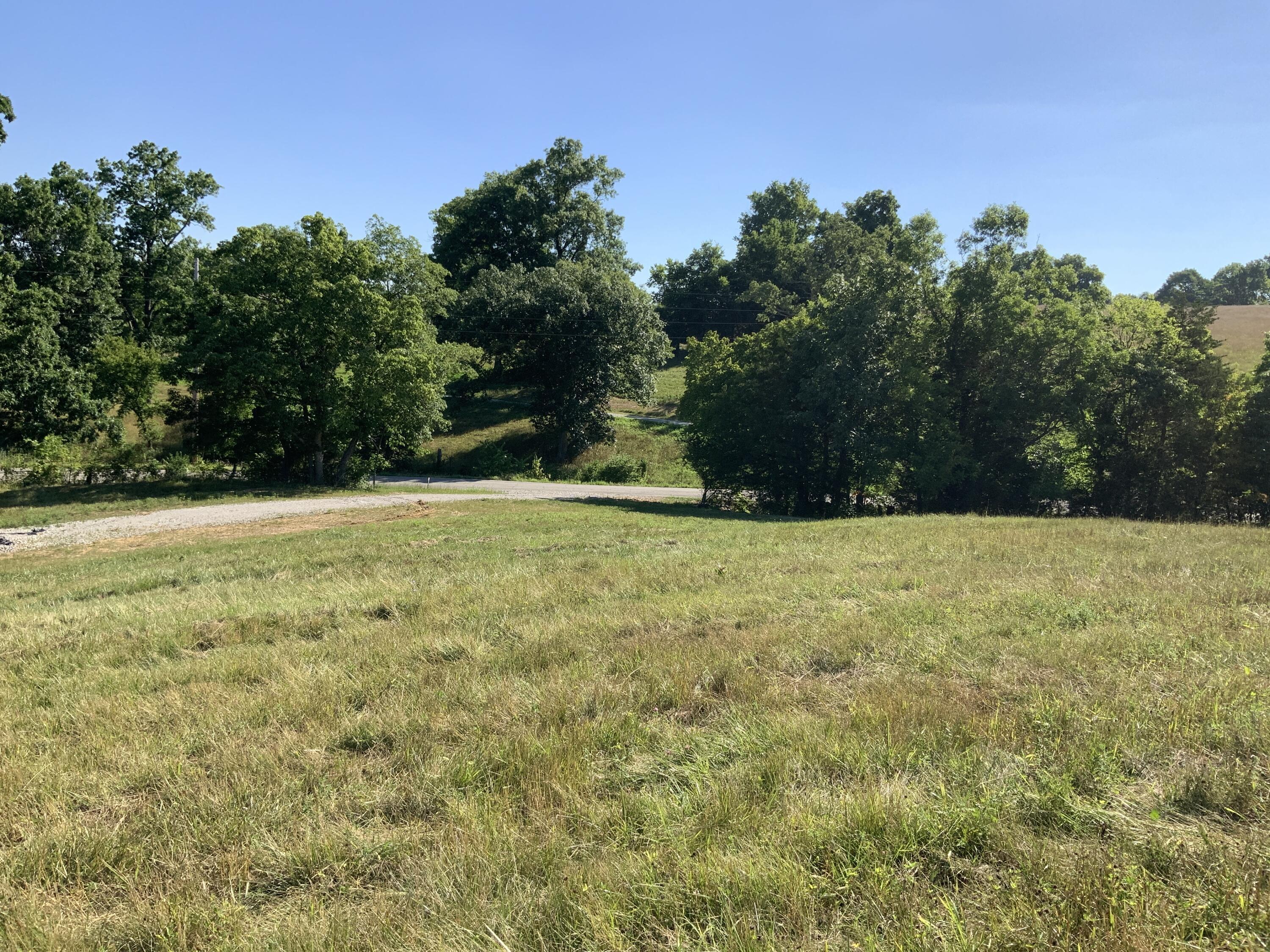 2041 Mill Creek Pike Property Photo 6