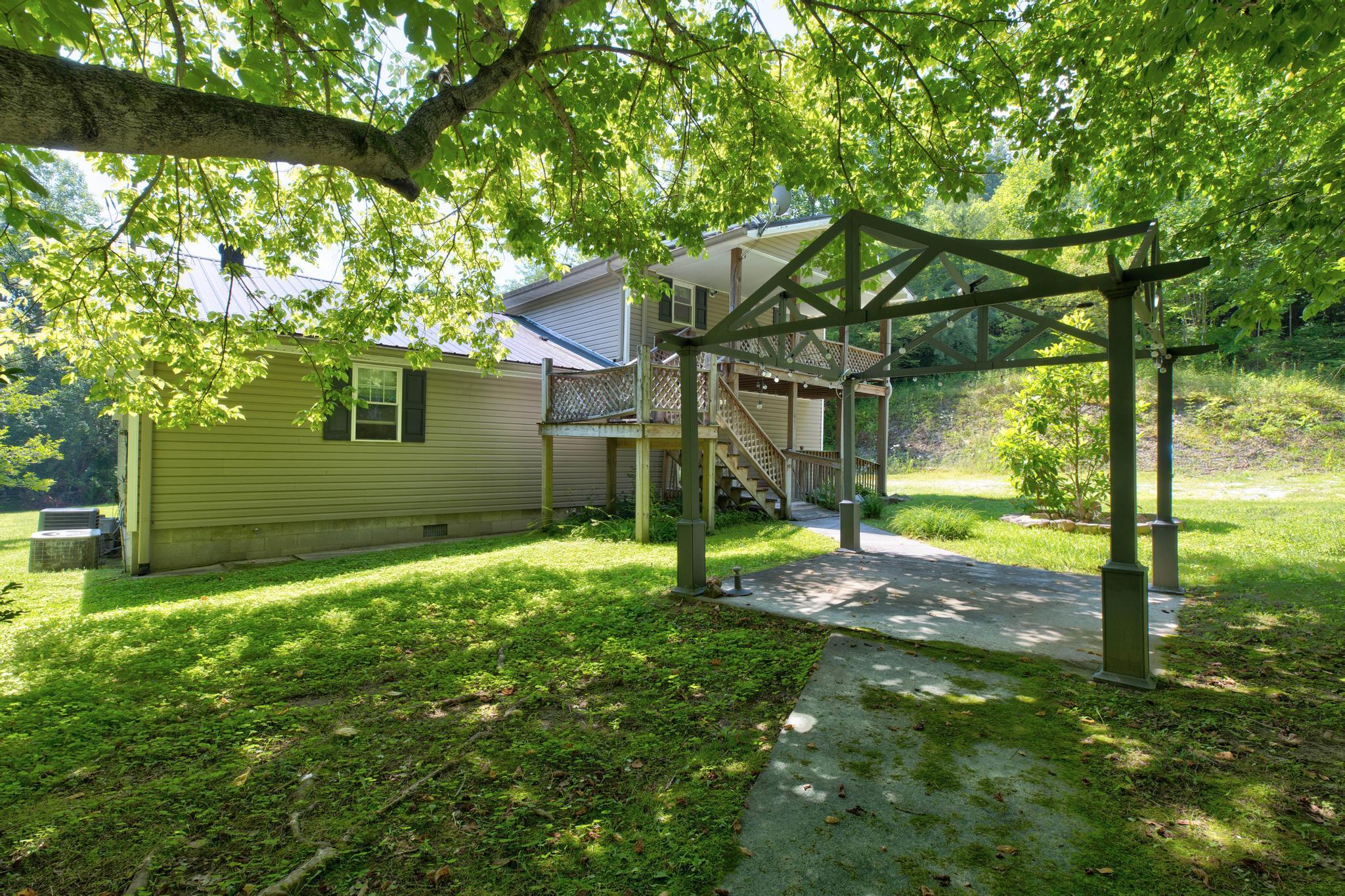 98 Brittany Lane Property Photo 23