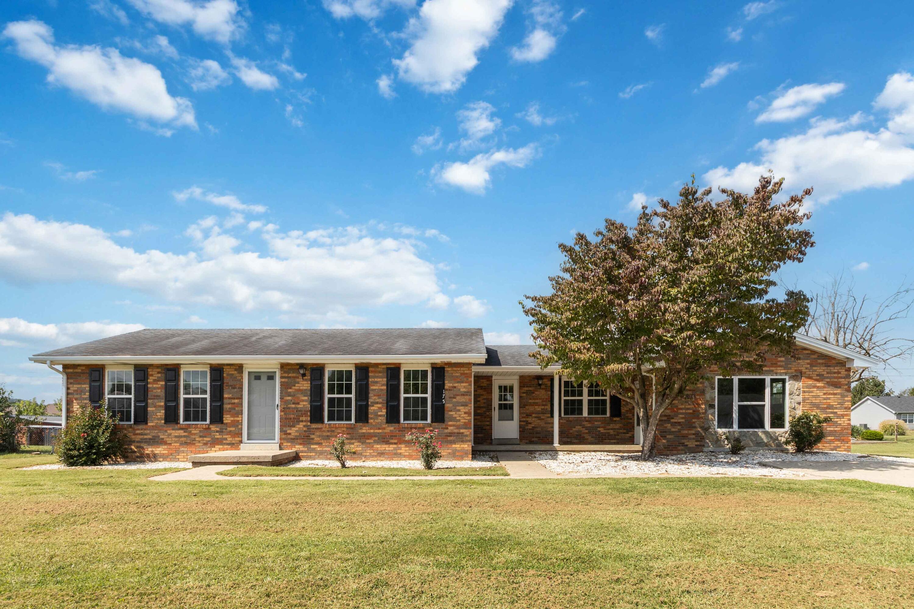 175 Robin Drive Property Photo 1