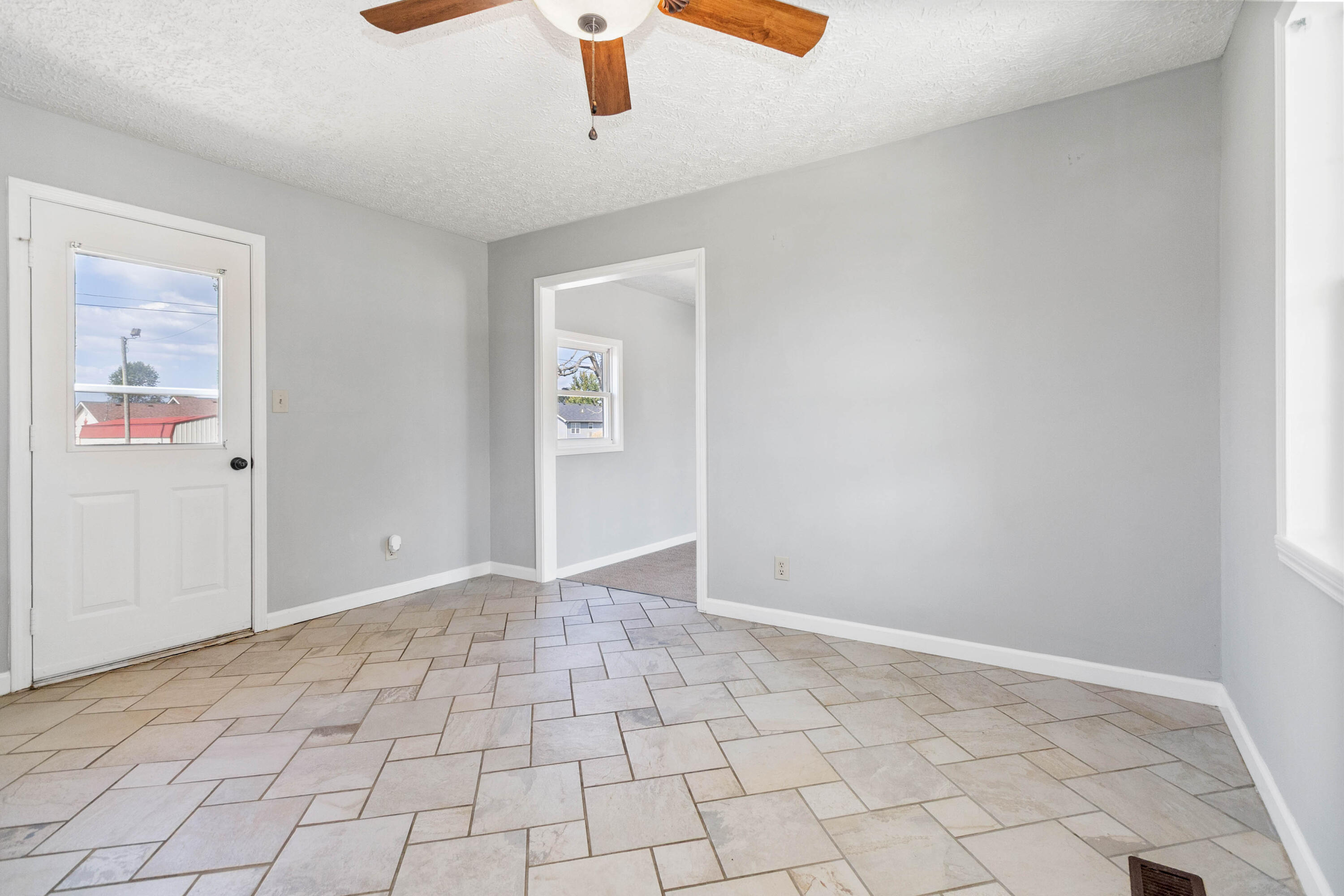 175 Robin Drive Property Photo 6