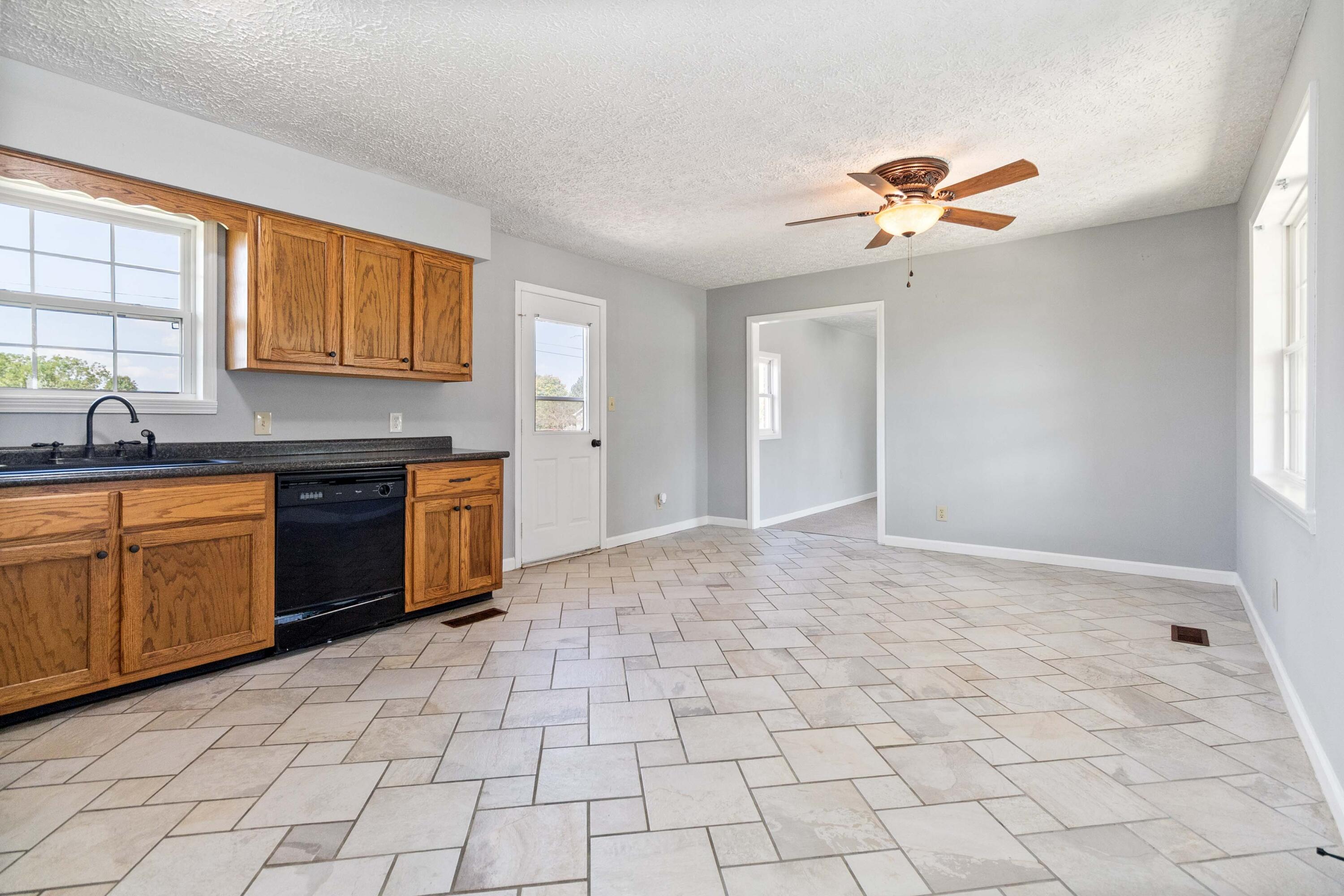 175 Robin Drive Property Photo 12