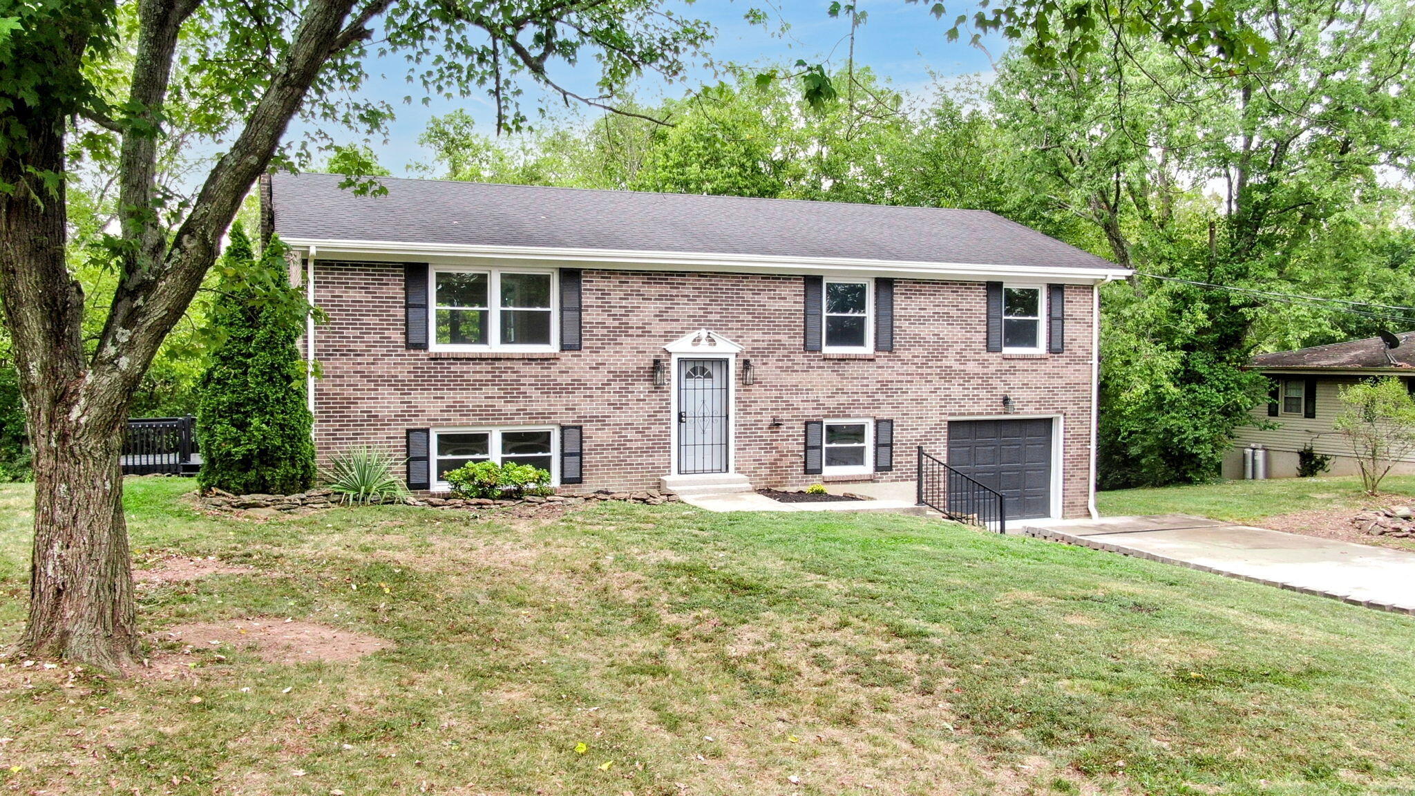 124 Pleasant Ridge Drive Property Photo 1