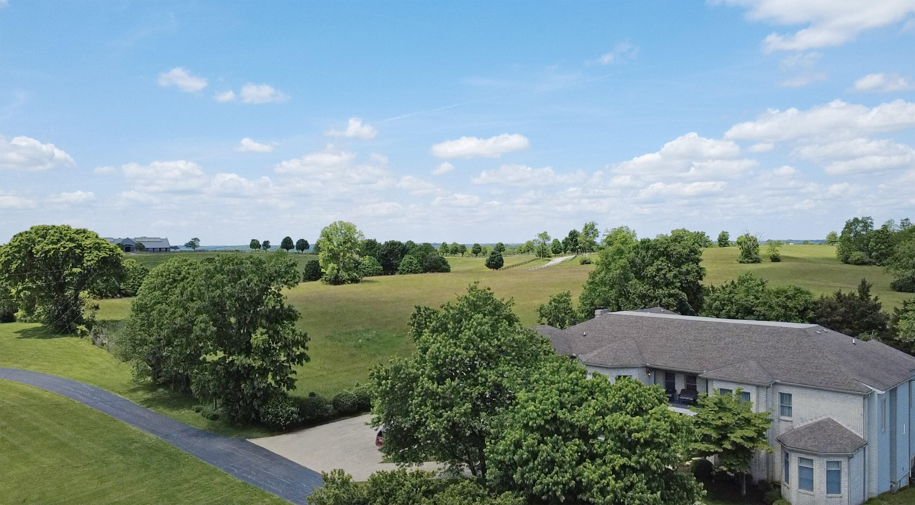 1010 Steele Road Property Photo 1