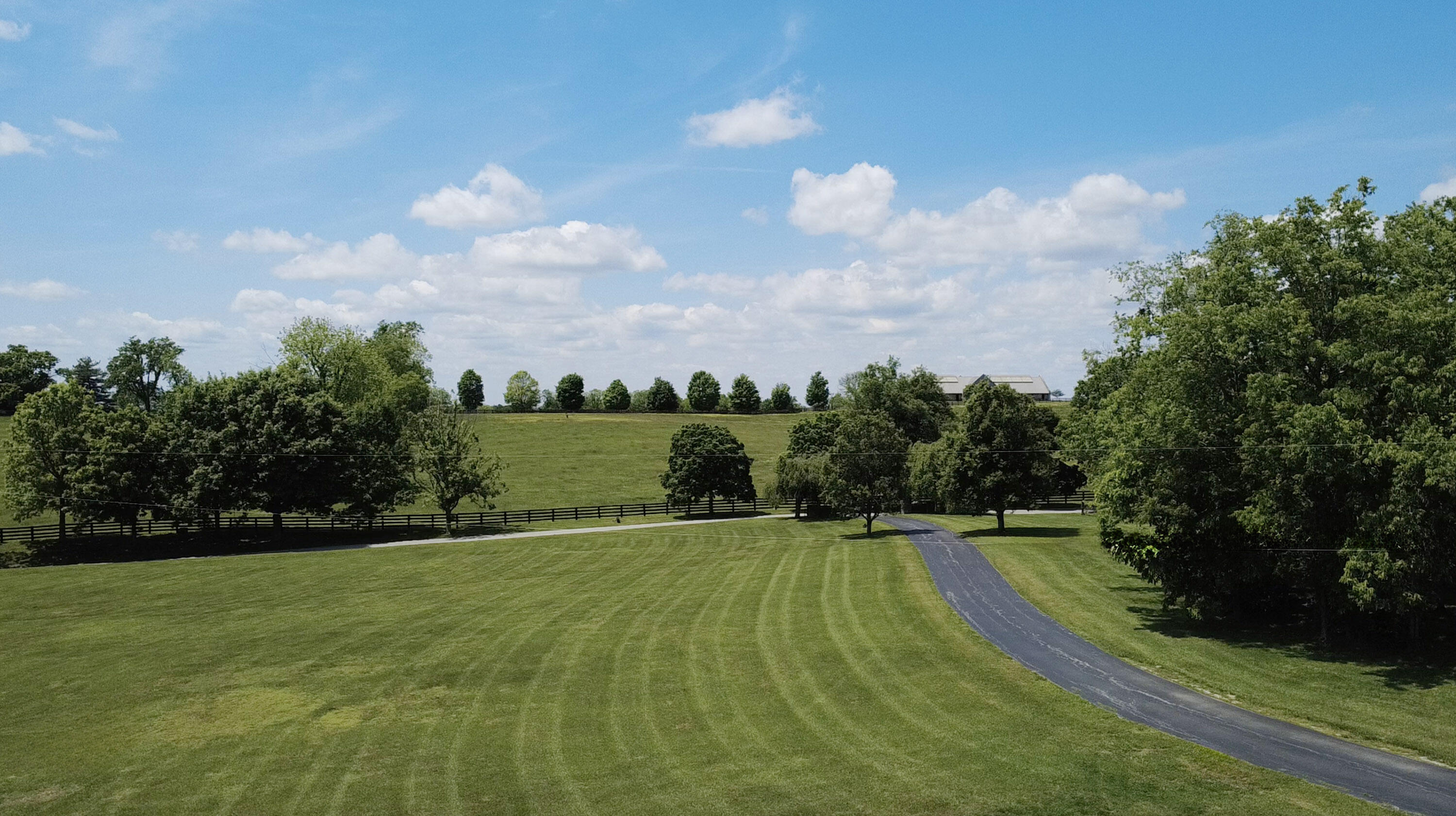1010 Steele Road Property Photo 3