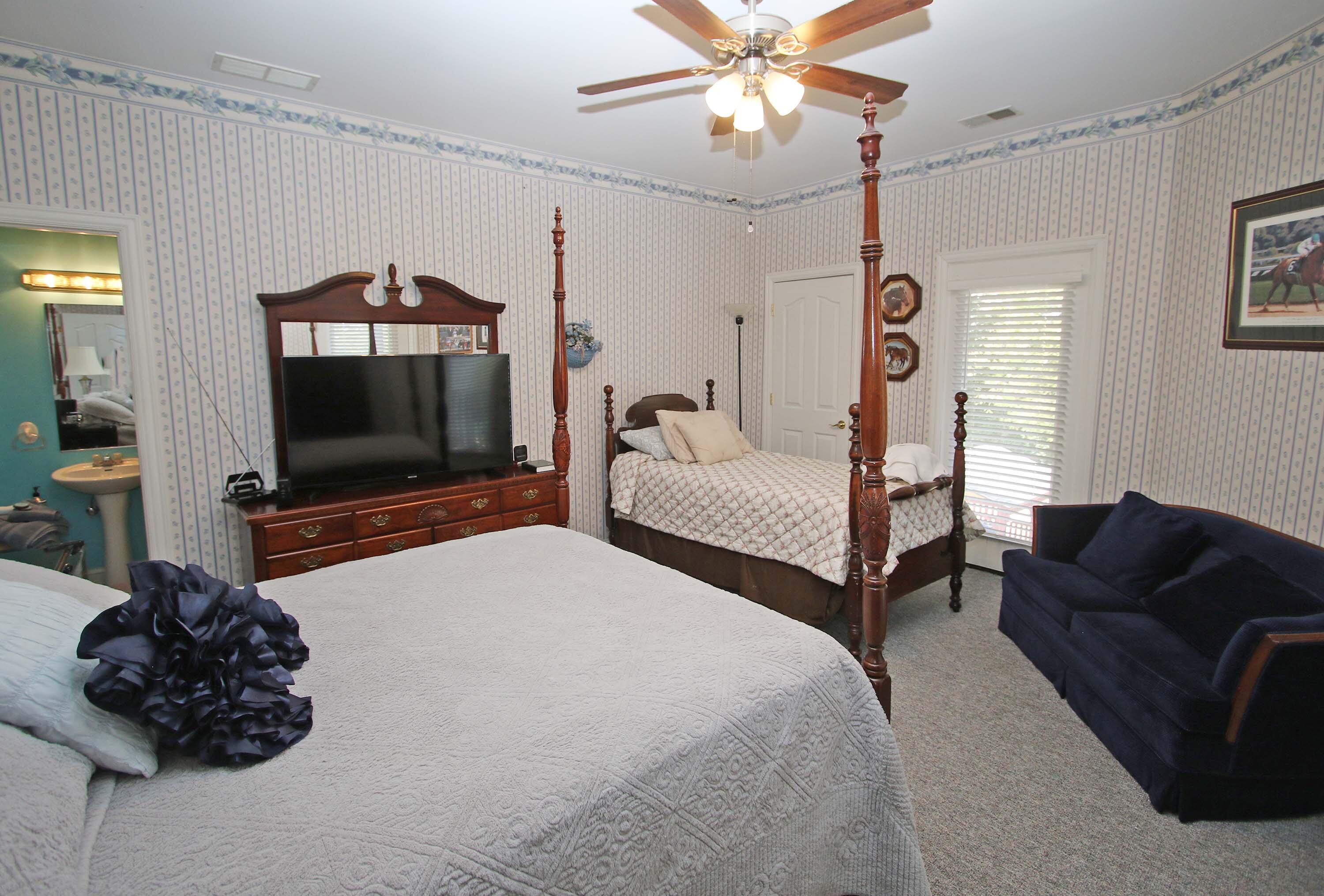 1010 Steele Road Property Photo 38