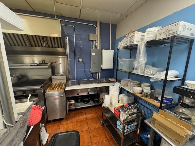 931 Forest Avenue Property Photo 4