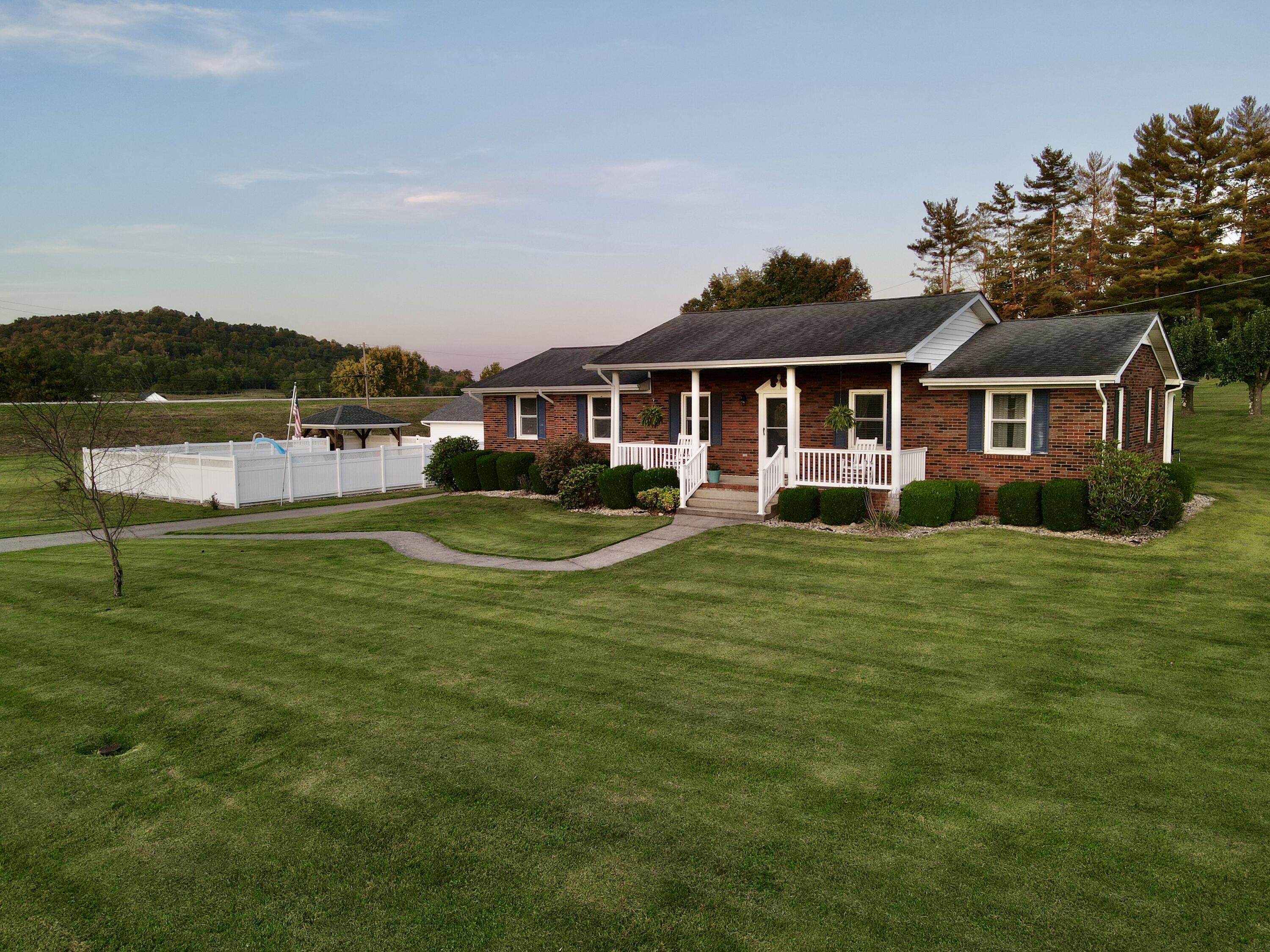 207 Maretburg Road Property Photo 2