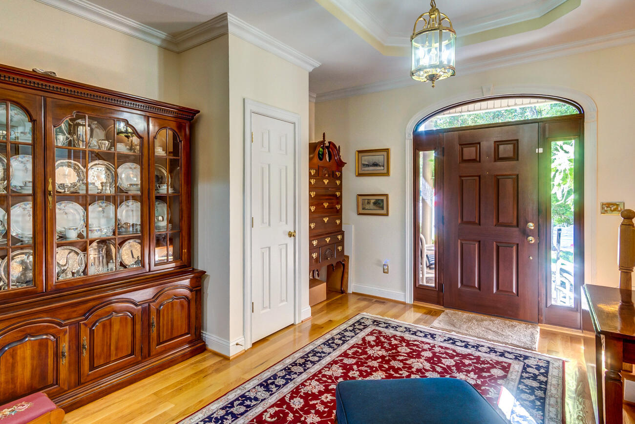 114 Bethpage Path Property Photo 8