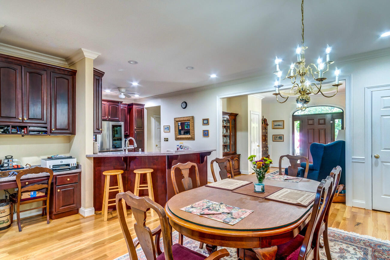 114 Bethpage Path Property Photo 11