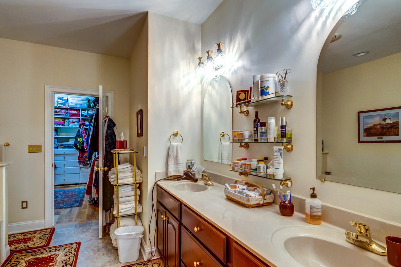 114 Bethpage Path Property Photo 15