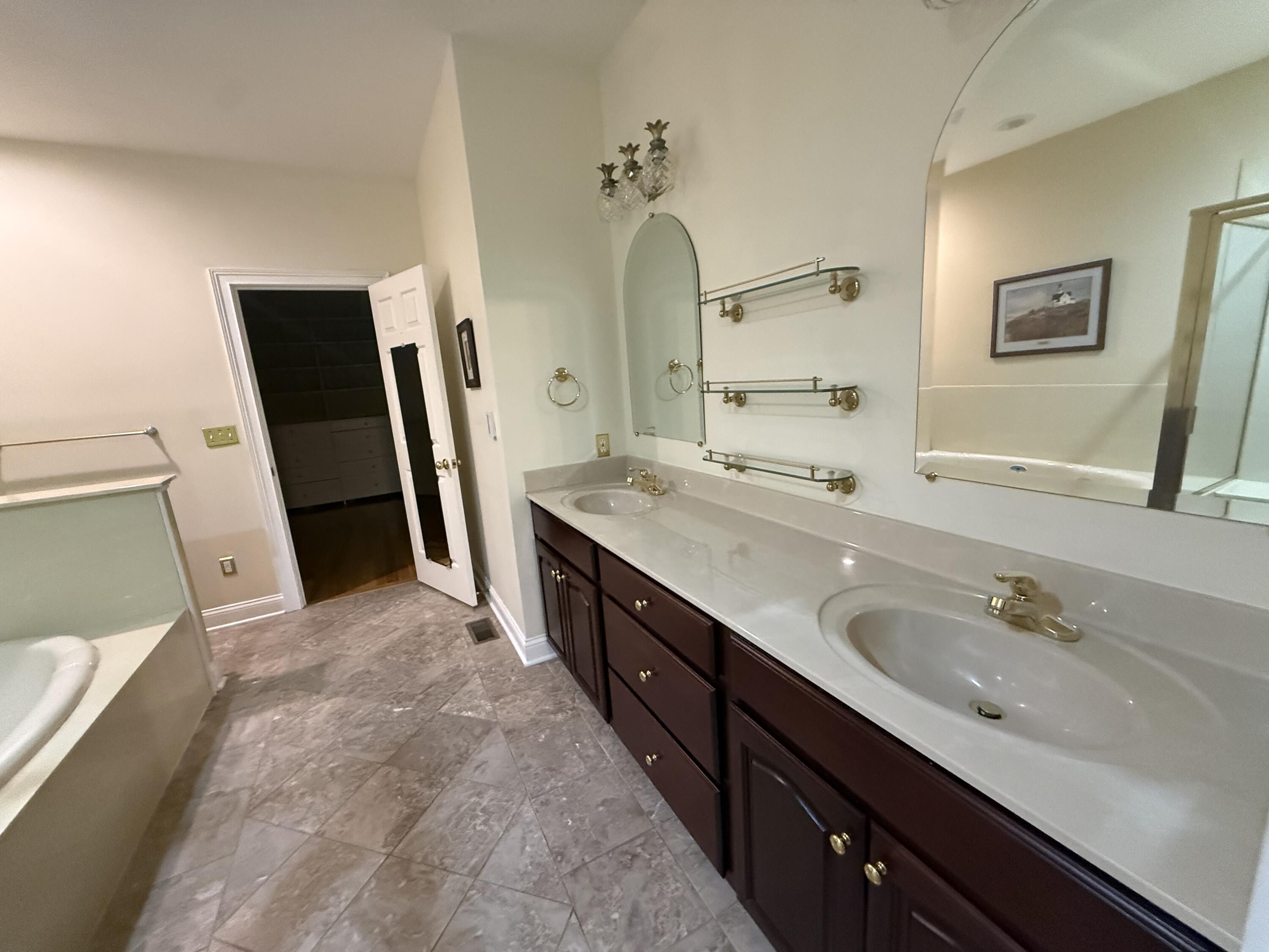 114 Bethpage Path Property Photo 81