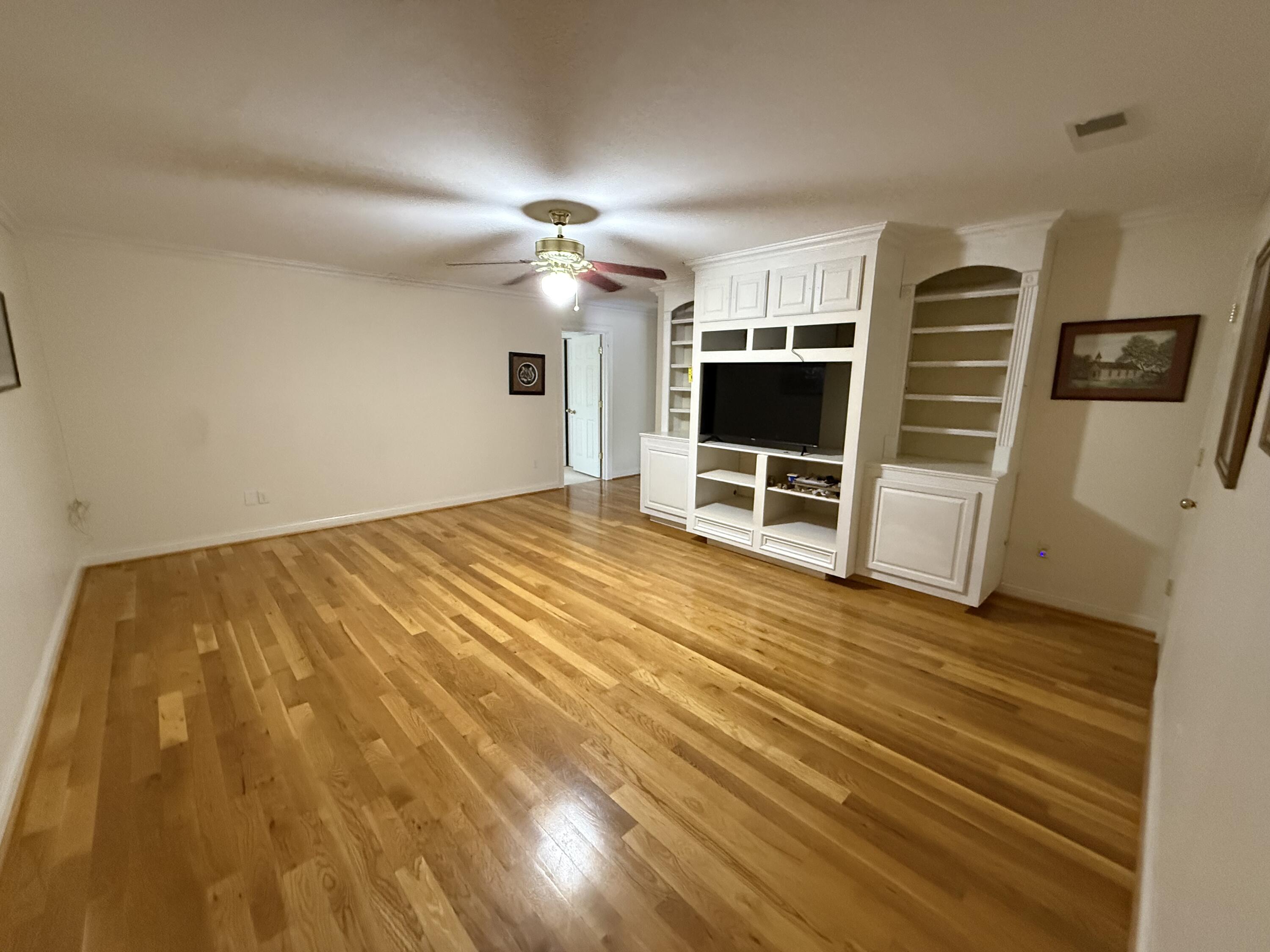 114 Bethpage Path Property Photo 86