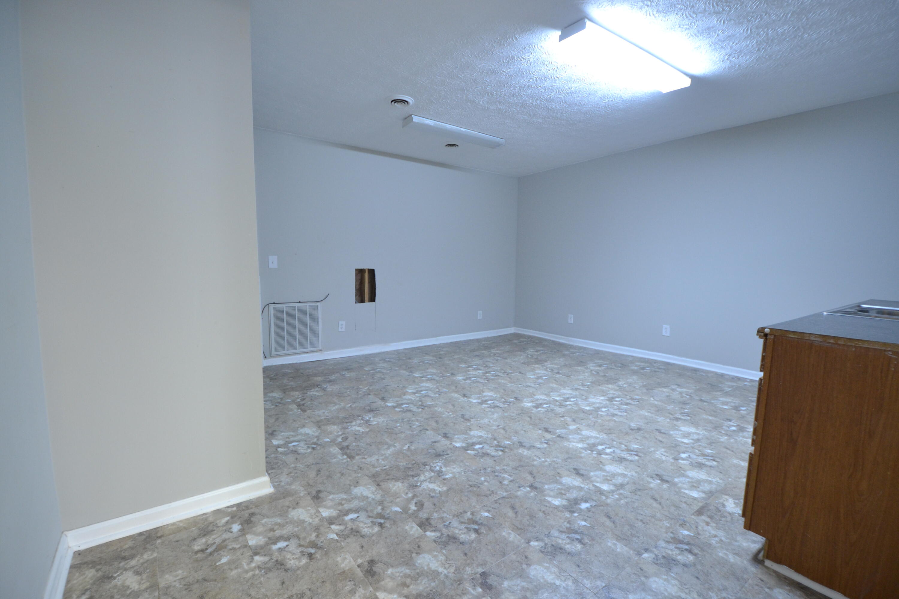 120 S Main Street Property Photo 19