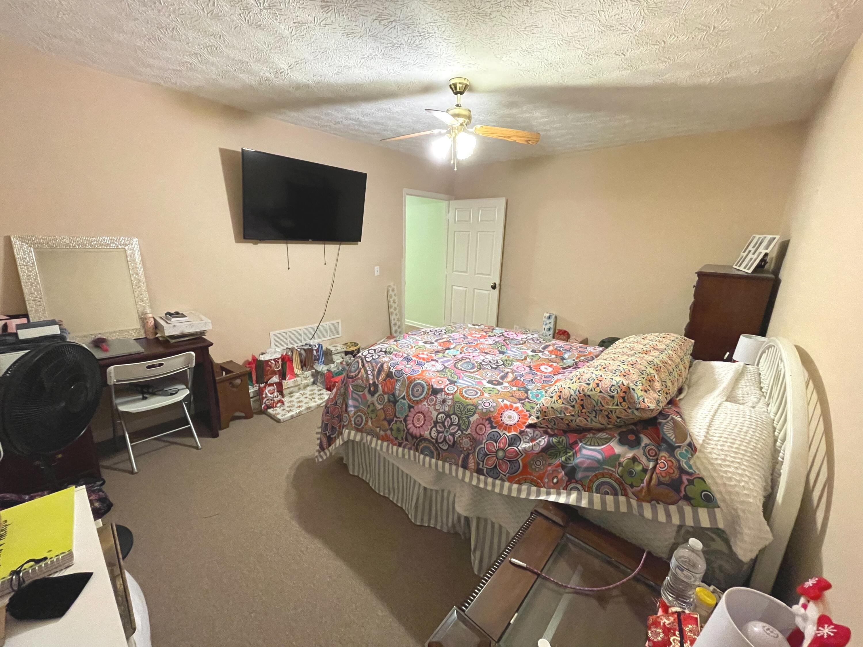 120 S Main Street Property Photo 34