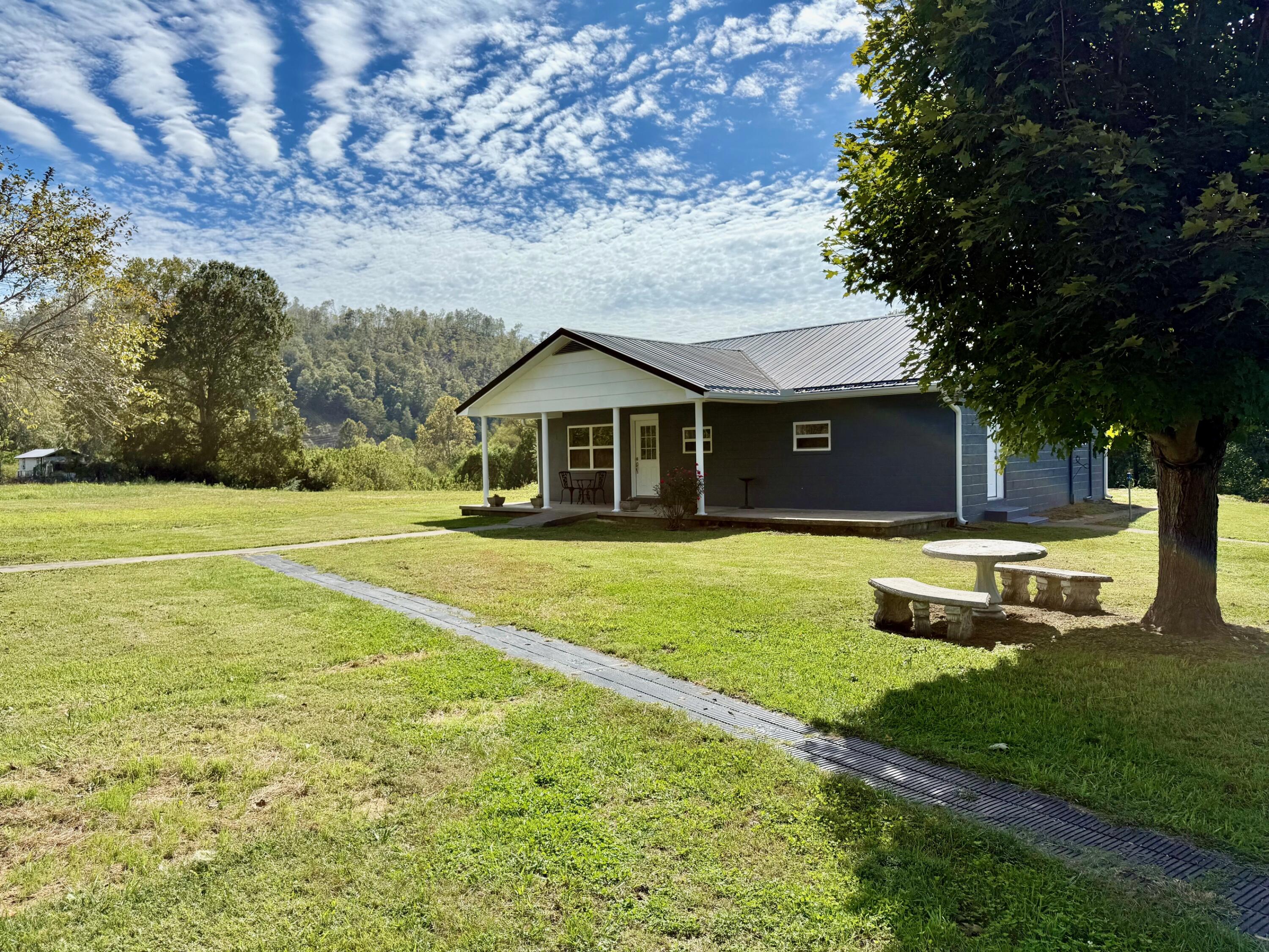 233 River Road Property Photo 1